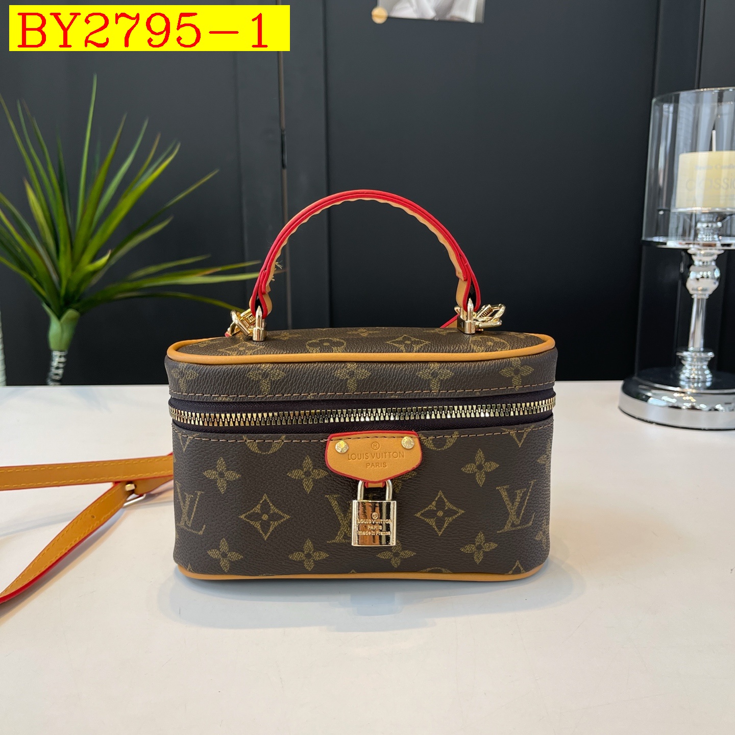 25$ LV BD012 Shoulder bag size 20x2x7 cm 2842 BY2795 gallery