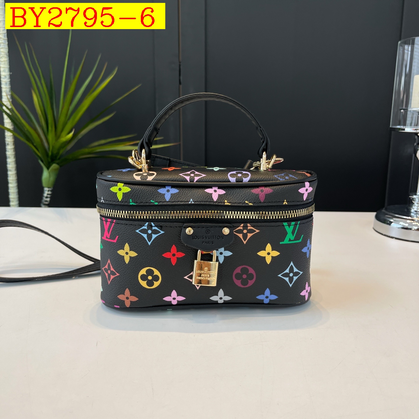 25$ LV BD012 Shoulder bag size 20x2x7 cm 2842 BY2795 gallery