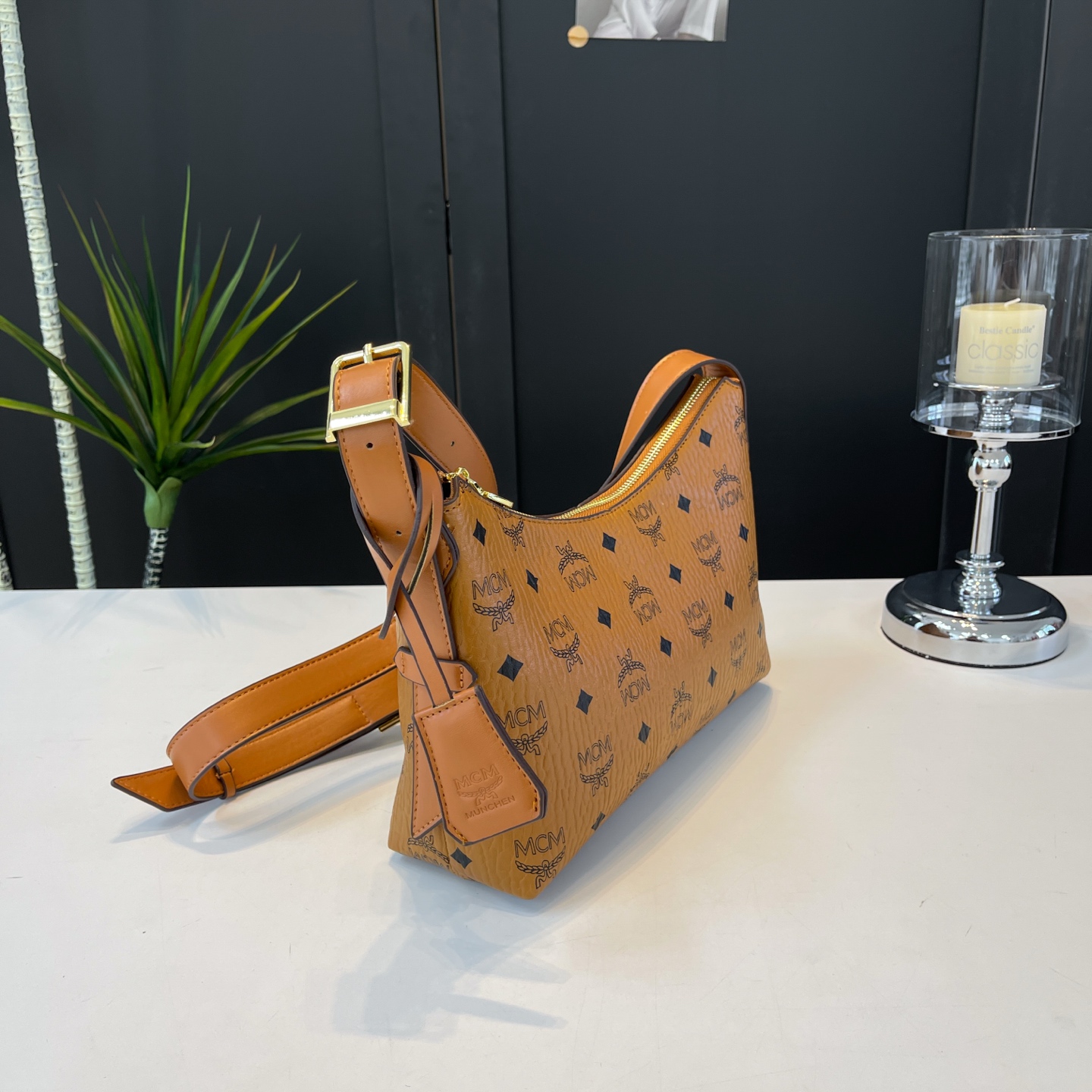 25$ MCM 68819 Shoulder bag size 30X19X9 cm 3812 BY2817 gallery