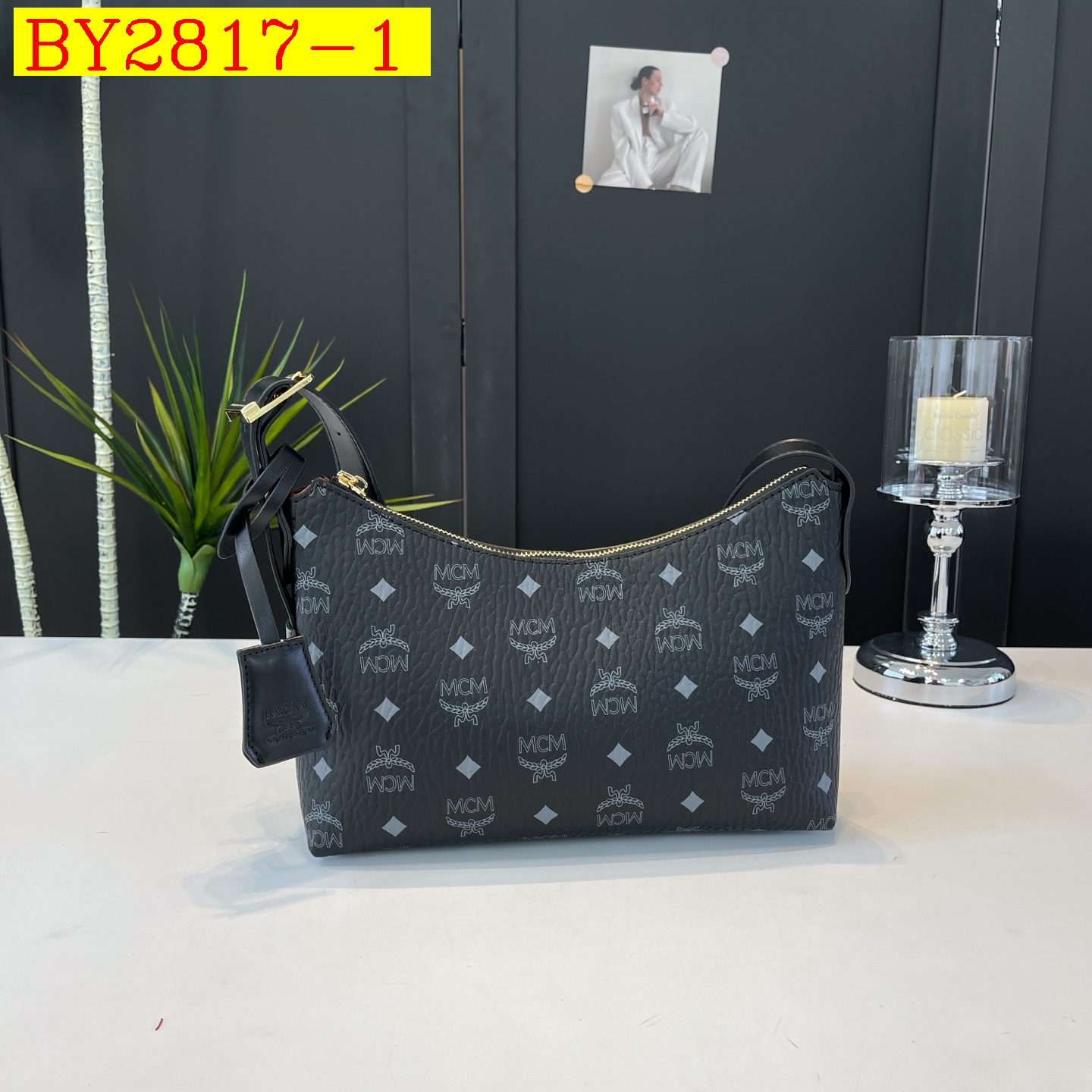 25$ MCM 68819 Shoulder bag size 30X19X9 cm 3812 BY2817 gallery