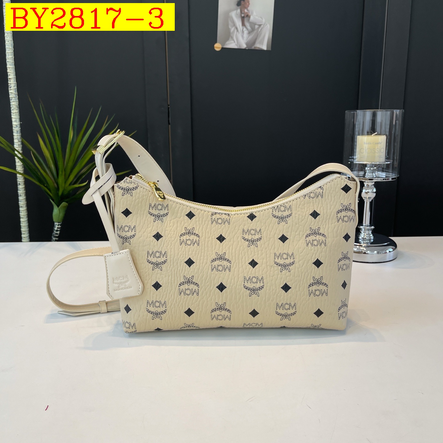 25$ MCM 68819 Shoulder bag size 30X19X9 cm 3812 BY2817 gallery
