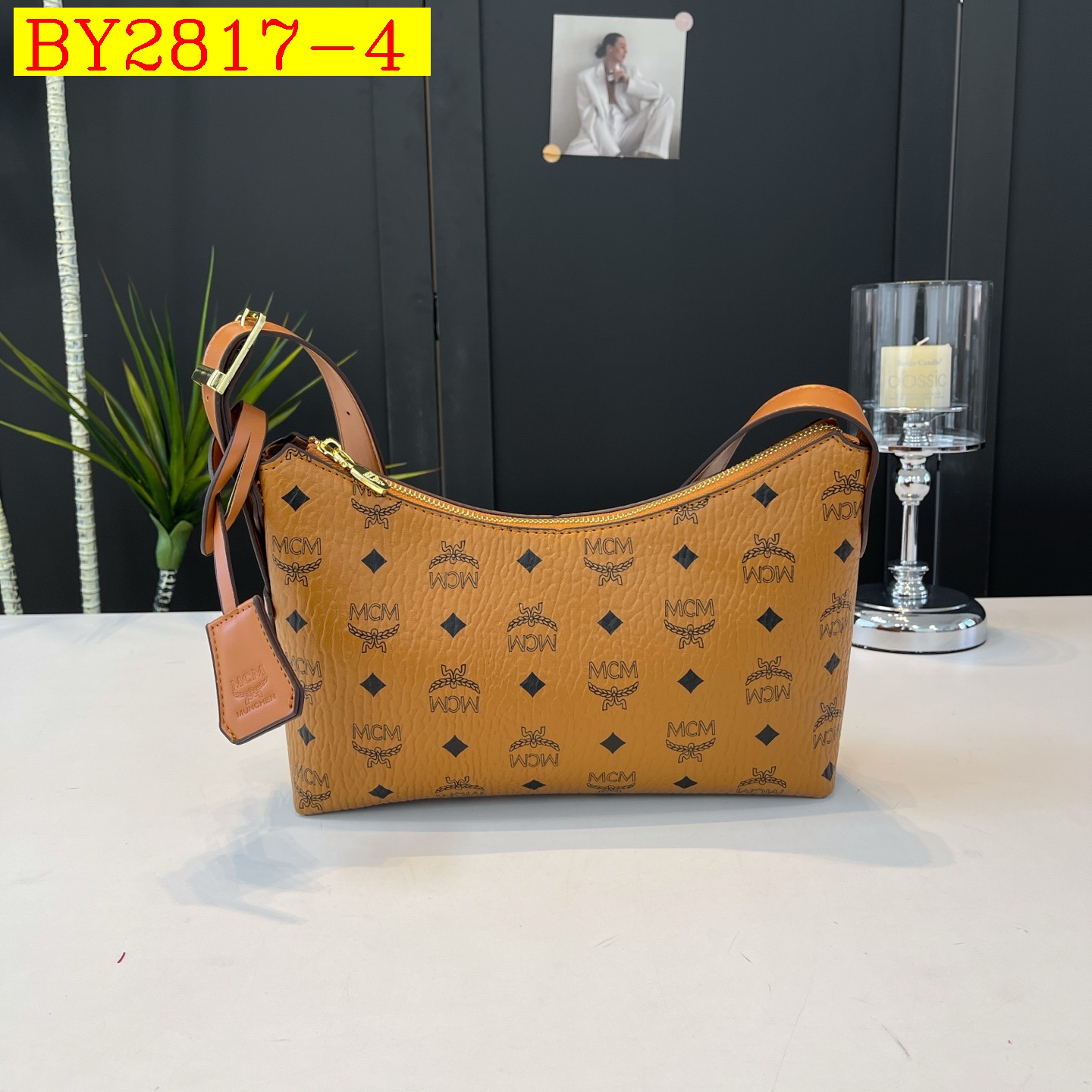 25$ MCM 68819 Shoulder bag size 30X19X9 cm 3812 BY2817 gallery
