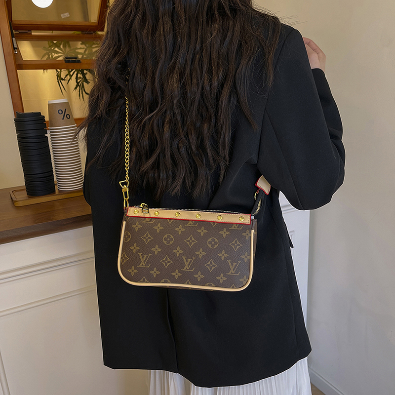25$ dh LV 133 Shoulder bag size 23X14X5 cm 60573812758 BY2355 gallery