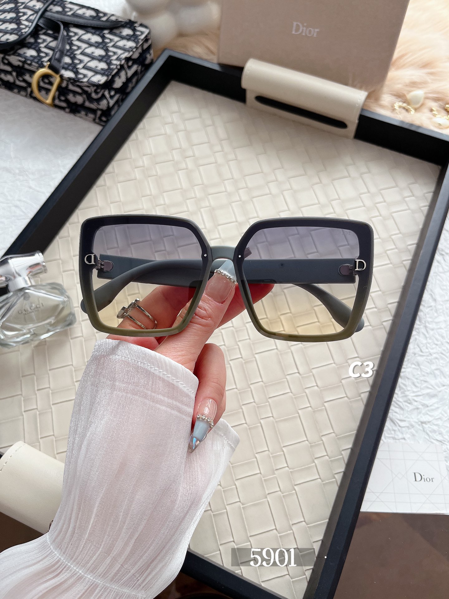 25$ new_dh D 5901 60284812648 FF4S273 gallery