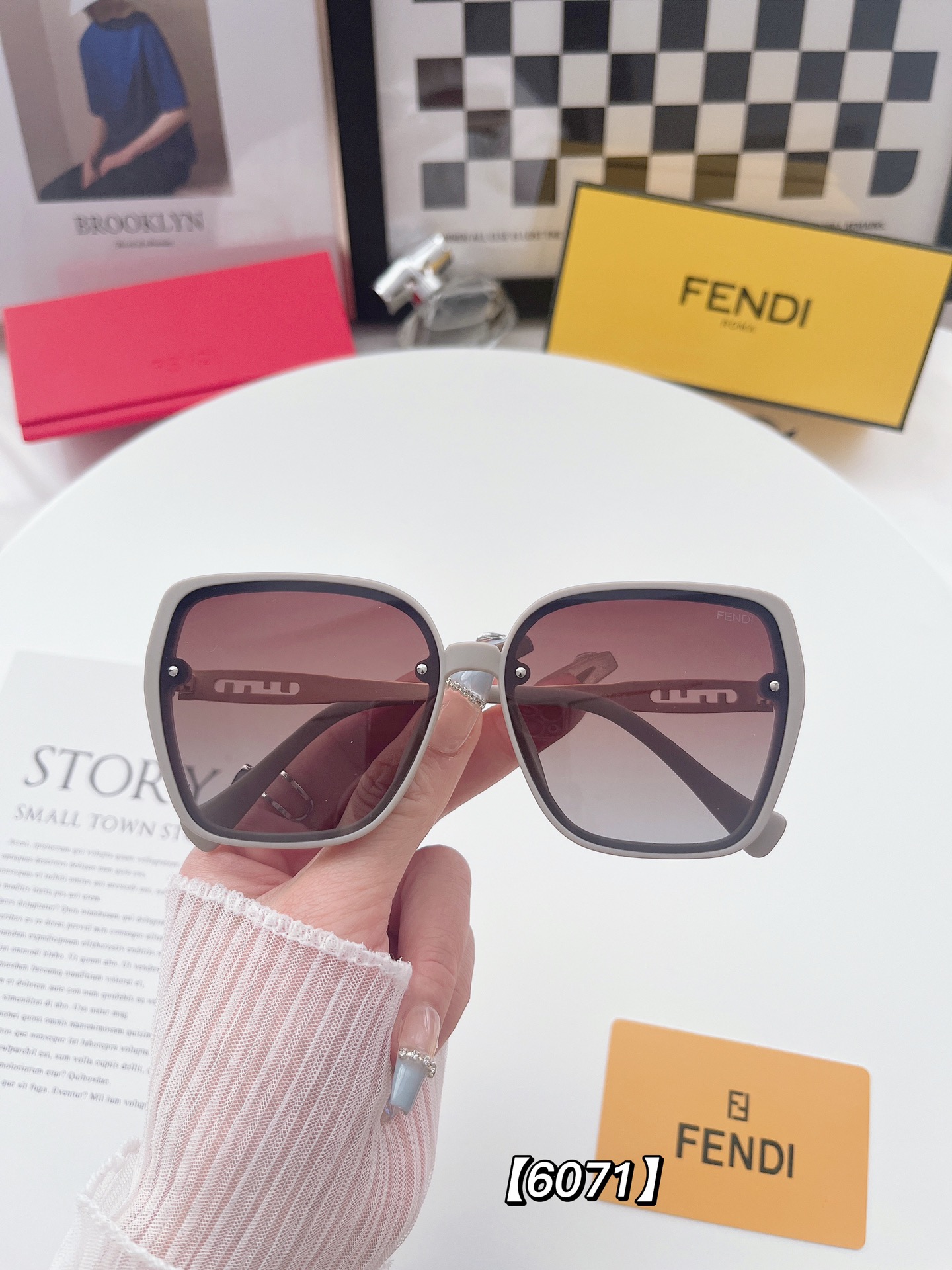25$ new_dh FENDI 6071 50283812648 FF4S277 gallery