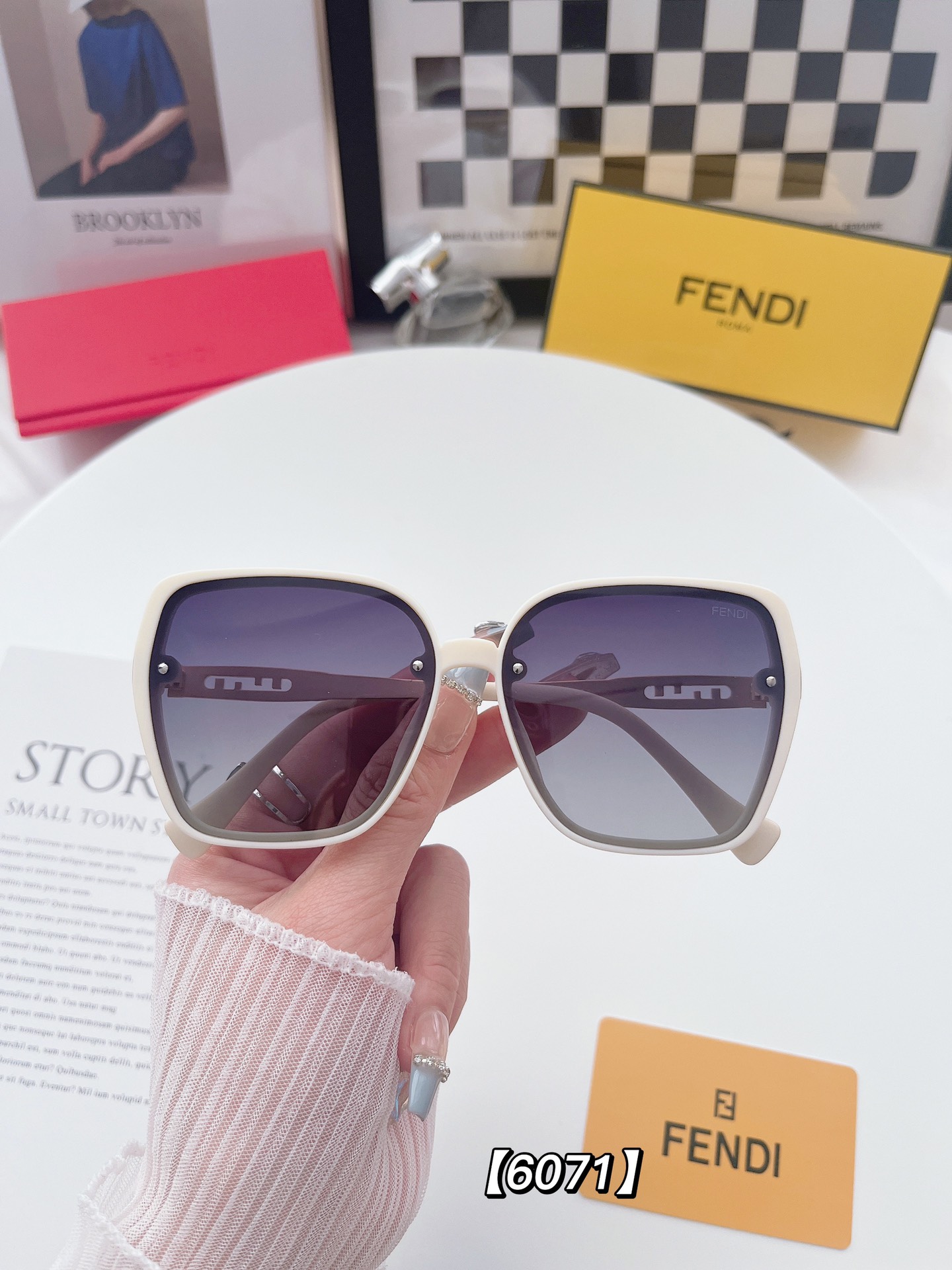 25$ new_dh FENDI 6071 50283812648 FF4S277 gallery