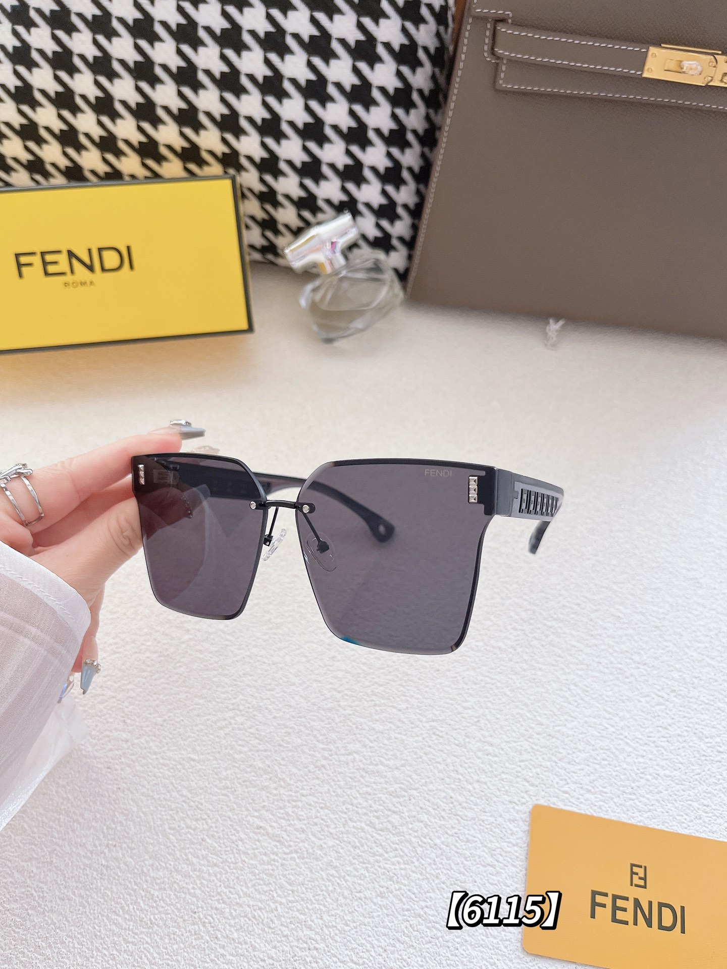 25$ new_dh FENDI 6115 90685812648 FF3S94 gallery