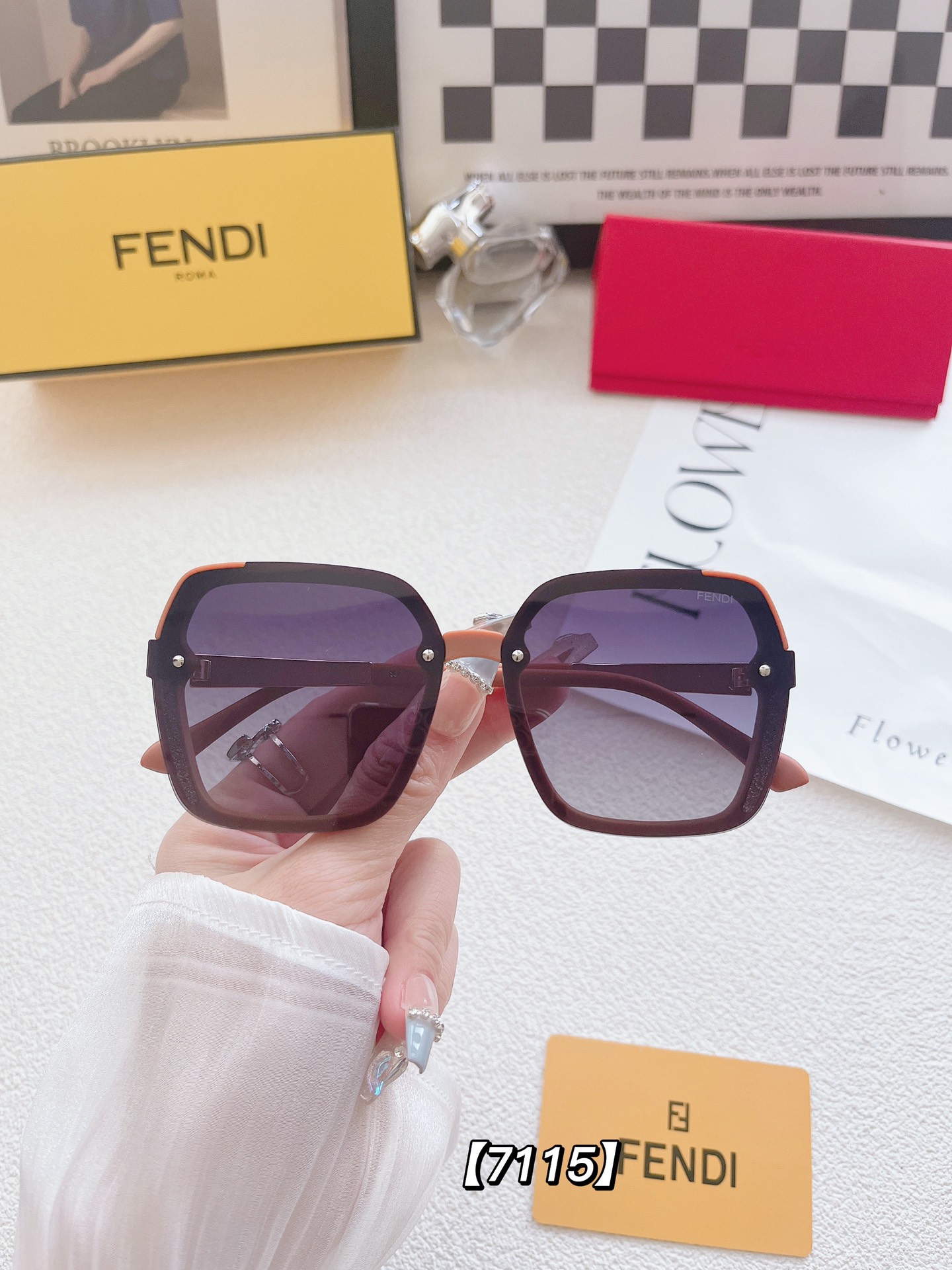 25$ new_dh FENDI 7115 40185812648 FF4S278 gallery