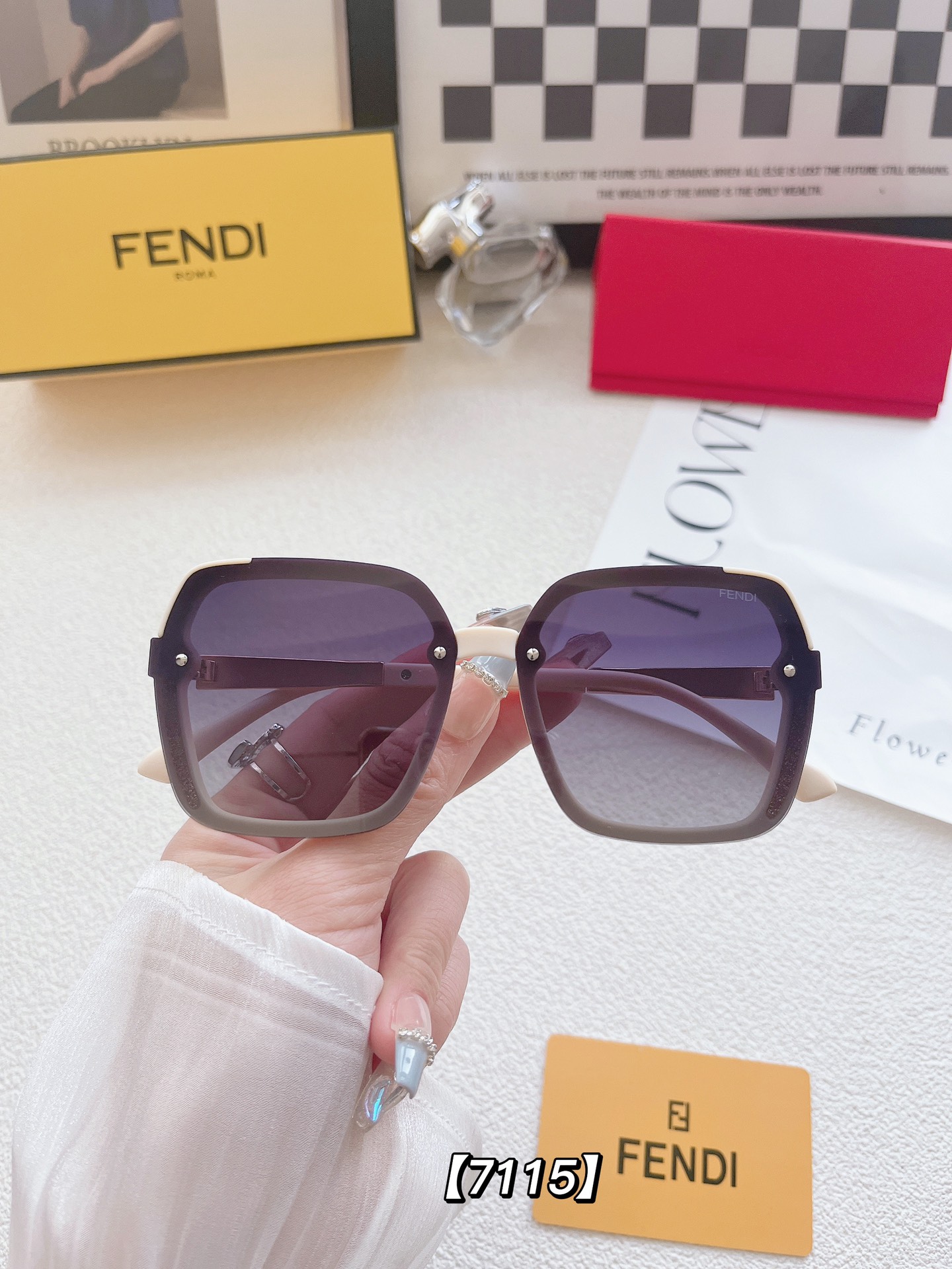 25$ new_dh FENDI 7115 40185812648 FF4S278 gallery
