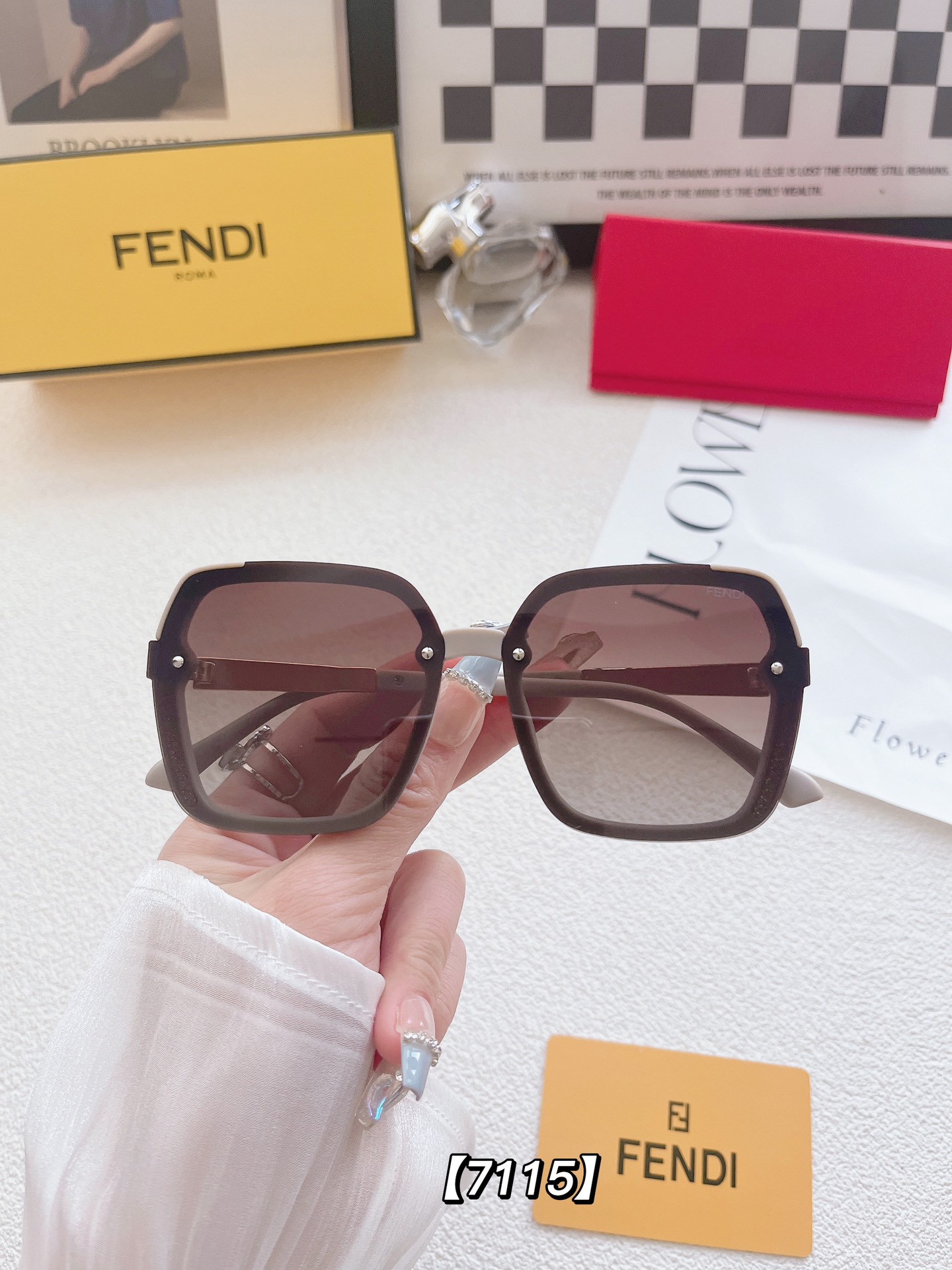 25$ new_dh FENDI 7115 40185812648 FF4S278 gallery