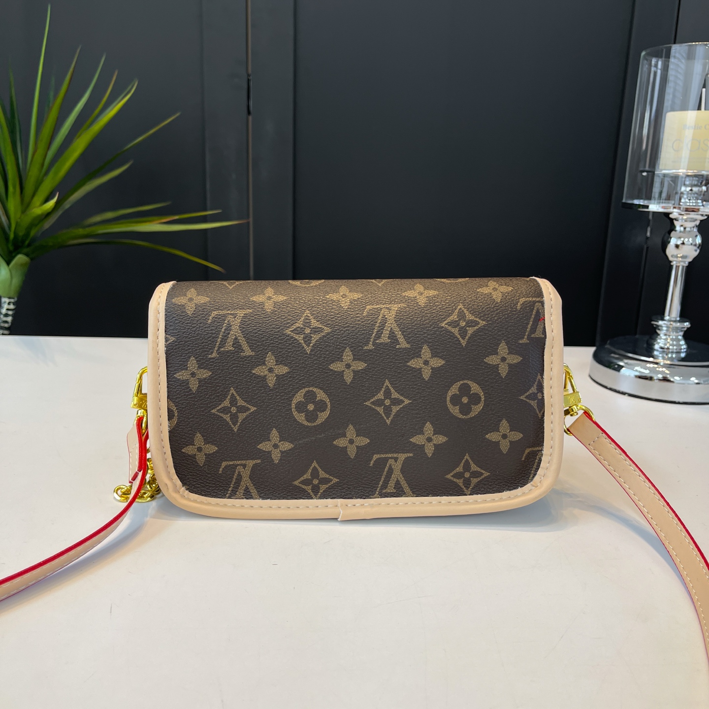 26$ LV 680124 Shoulder bag size 21x11x7 cm 4848 BY2809 gallery