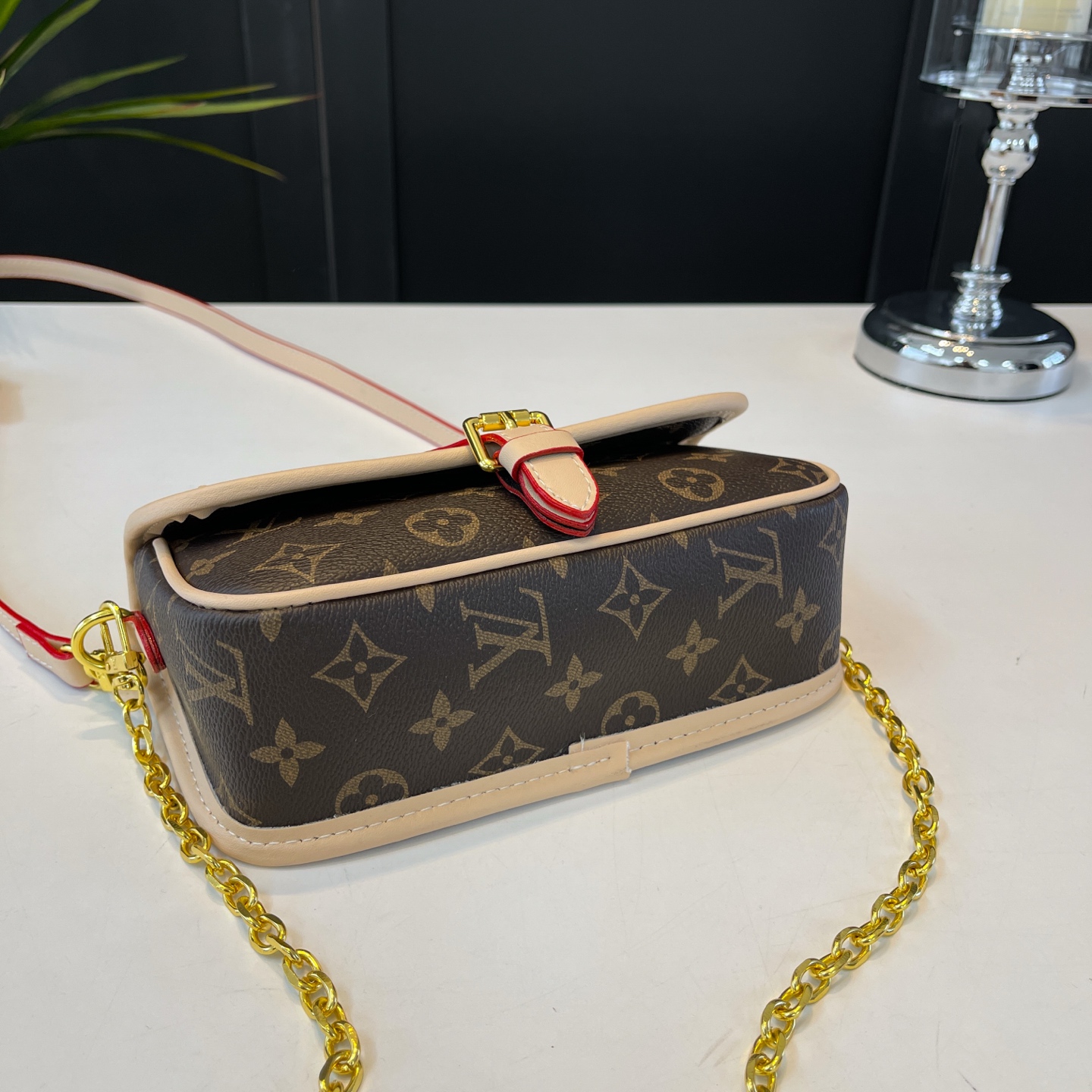 26$ LV 680124 Shoulder bag size 21x11x7 cm 4848 BY2809 gallery