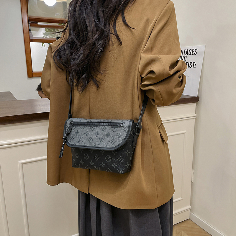26$ dh LV 132 Shoulder bag size 20X17X5 cm 50276412861 BY2353 gallery