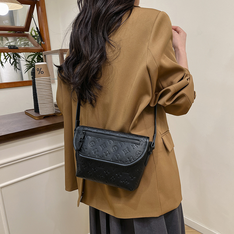 26$ dh LV 132 Shoulder bag size 20X17X5 cm 50276412861 BY2353 gallery