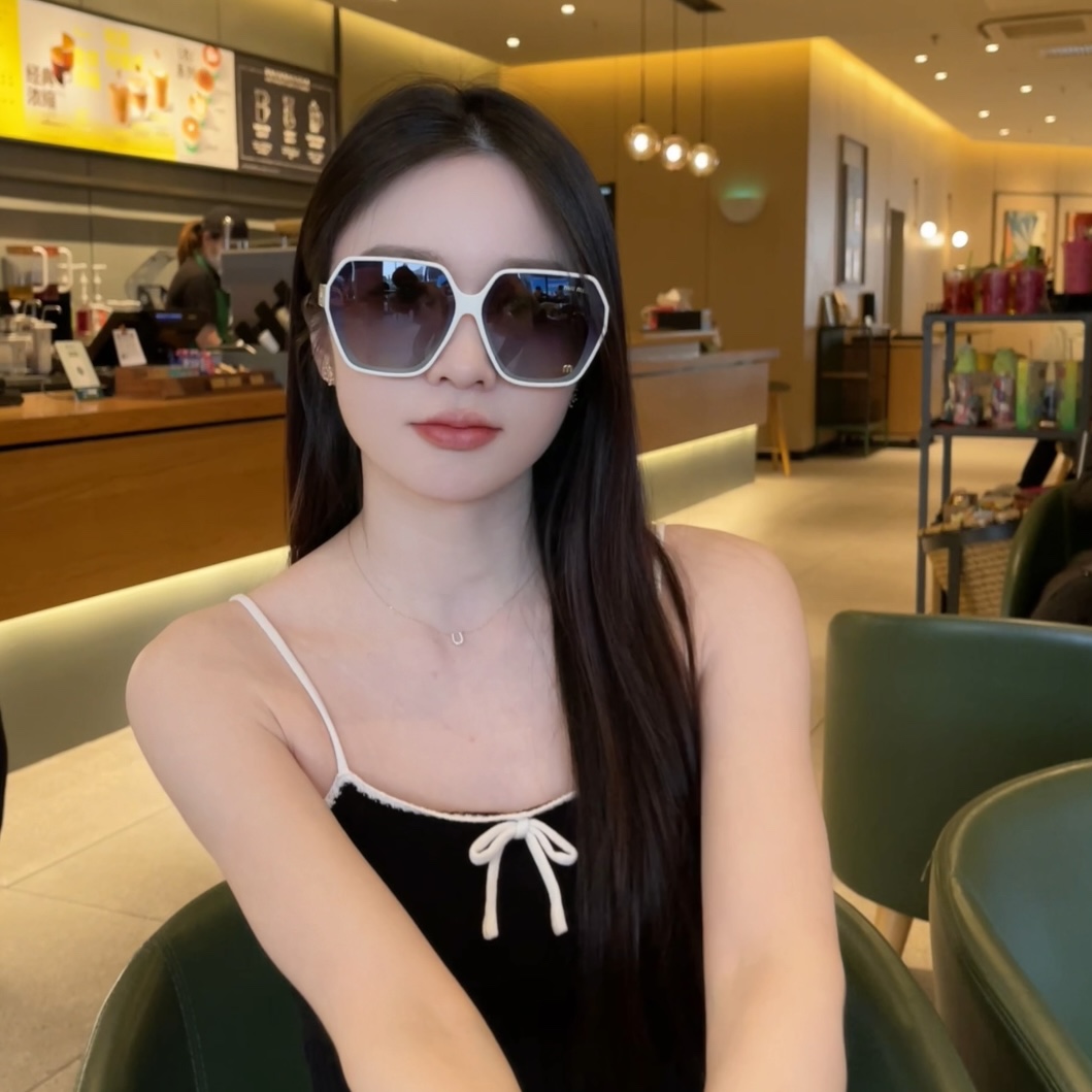 26$ new_dh MIU 7740 90584012757 FF4S57 gallery
