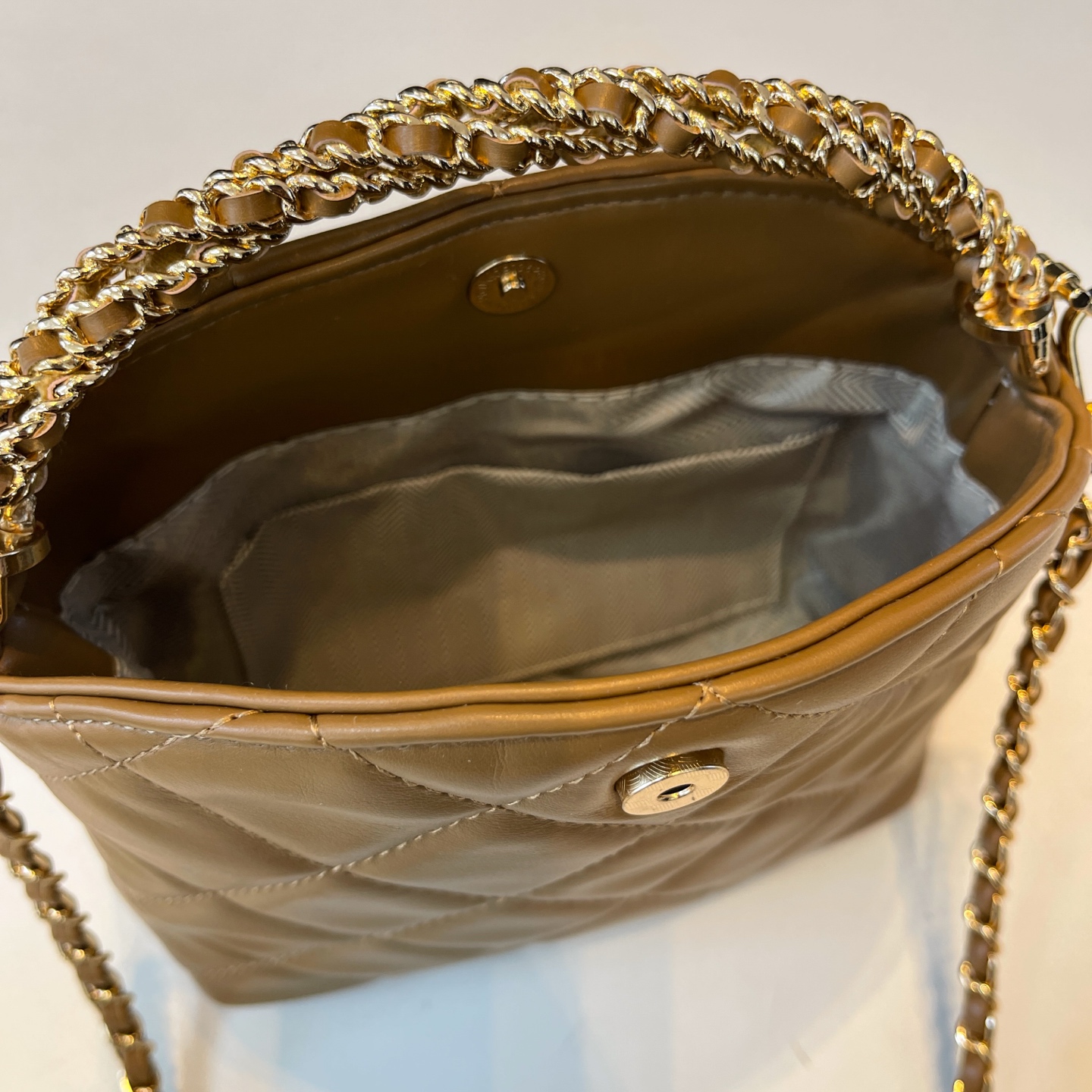 27$ CHANEL 78807 Shoulder bag size 20x15x7 cm 4904 BY2763 gallery