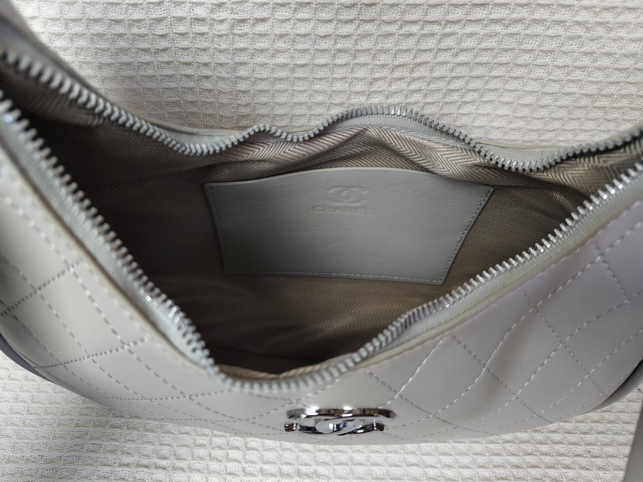 27$ CHANEL 9126 Shoulder bag size 27x25x7 cm 0922 BY2765 gallery