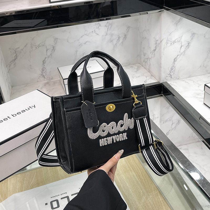 27$ COACH 139 Shoulder bag size 25x20x9 cm 3970 BY2897 gallery