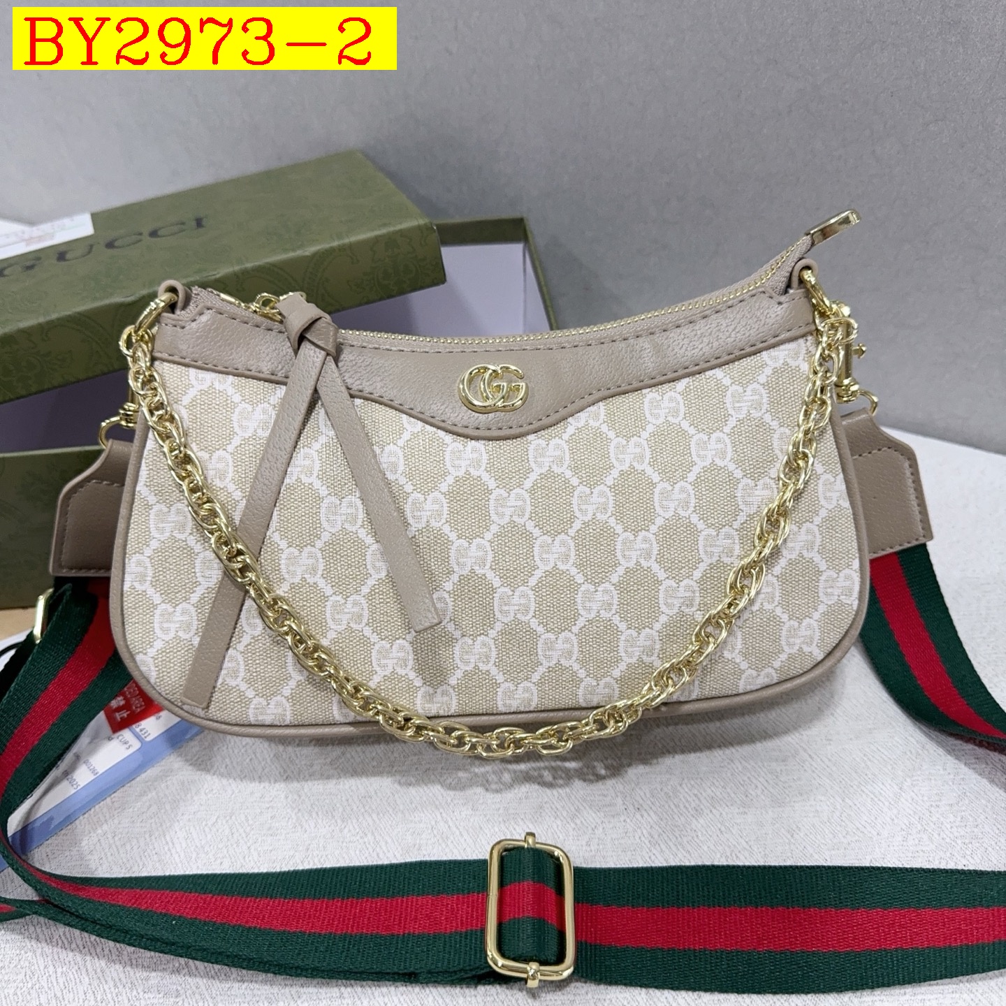 27$ GUCCI 064 Shoulder bag size 26x15x6 cm 3828 BY2973 gallery