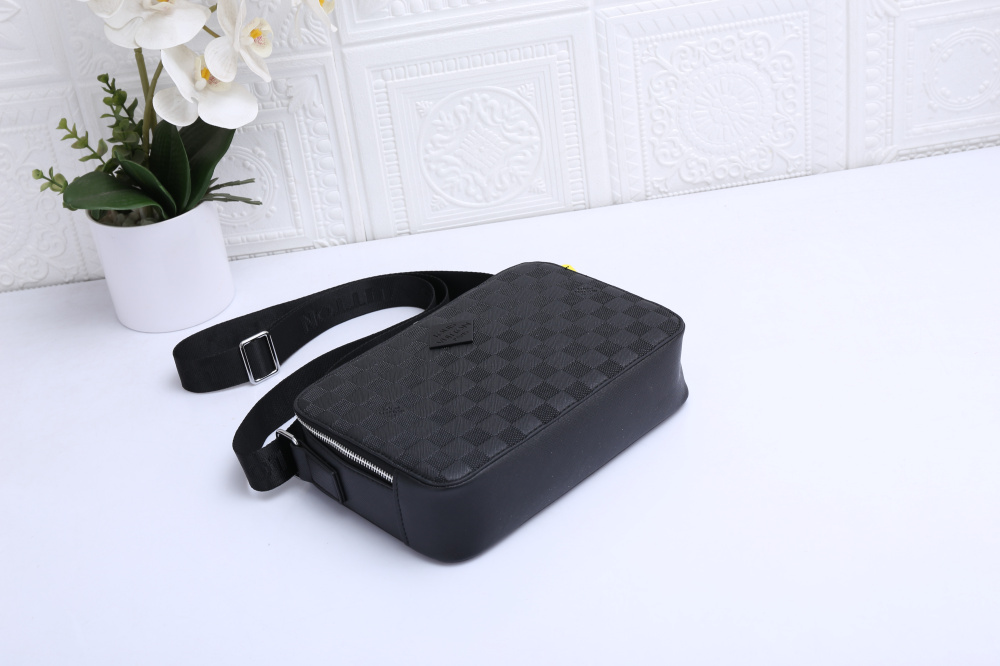 27$ LV 171 Shoulder bag size 25x17x6 cm 917060 BR2038 gallery