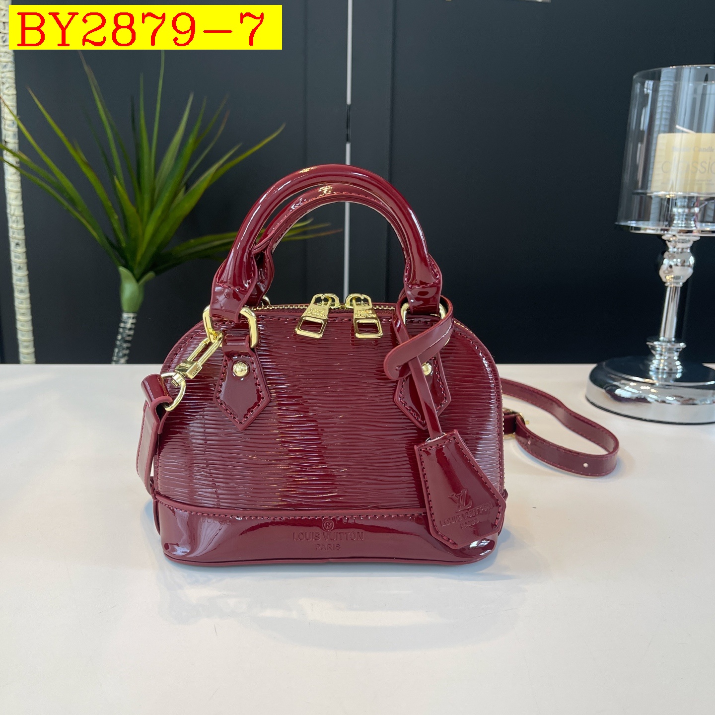 27$ LV 5702 Shoulder bag size 18X12X9 cm 0898 BY2879 gallery