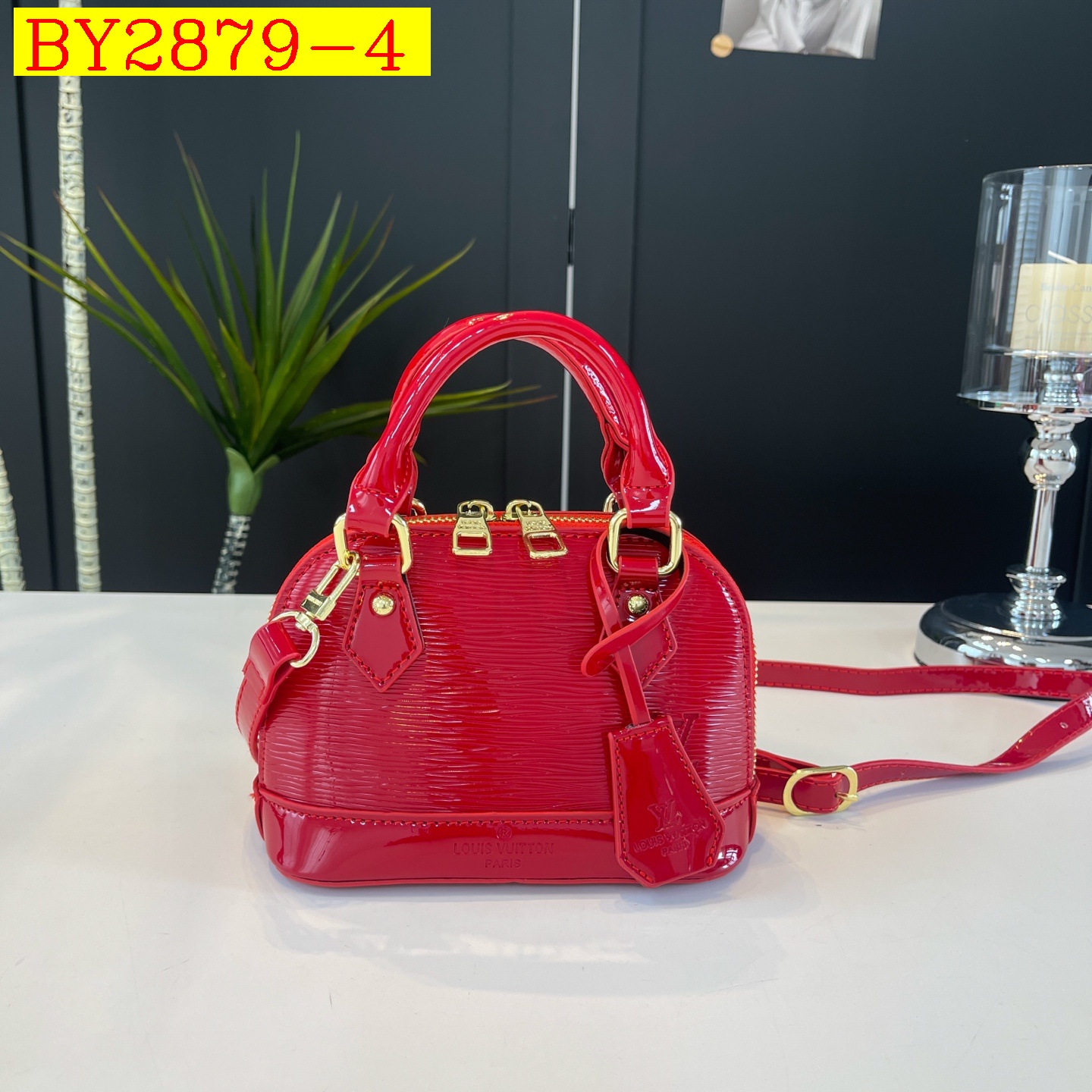 27$ LV 5702 Shoulder bag size 18X12X9 cm 0898 BY2879 gallery