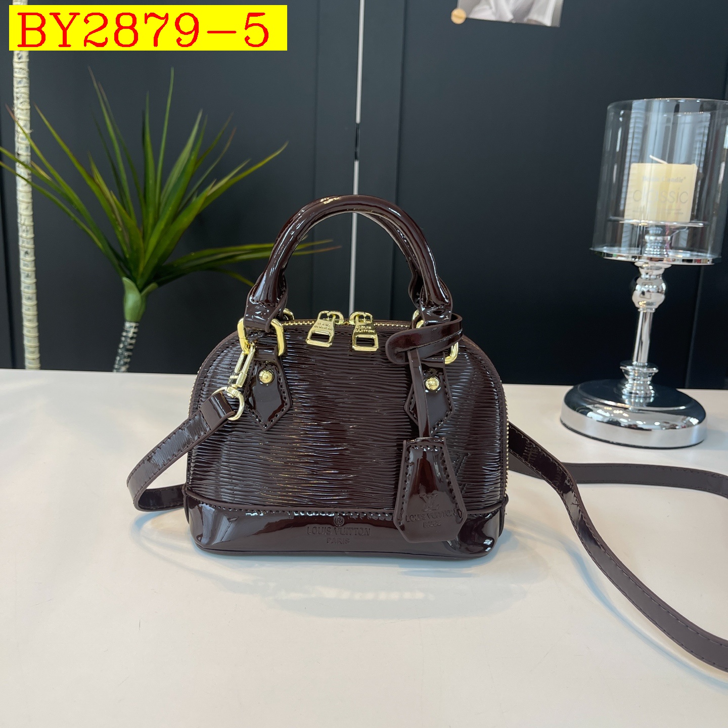 27$ LV 5702 Shoulder bag size 18X12X9 cm 0898 BY2879 gallery