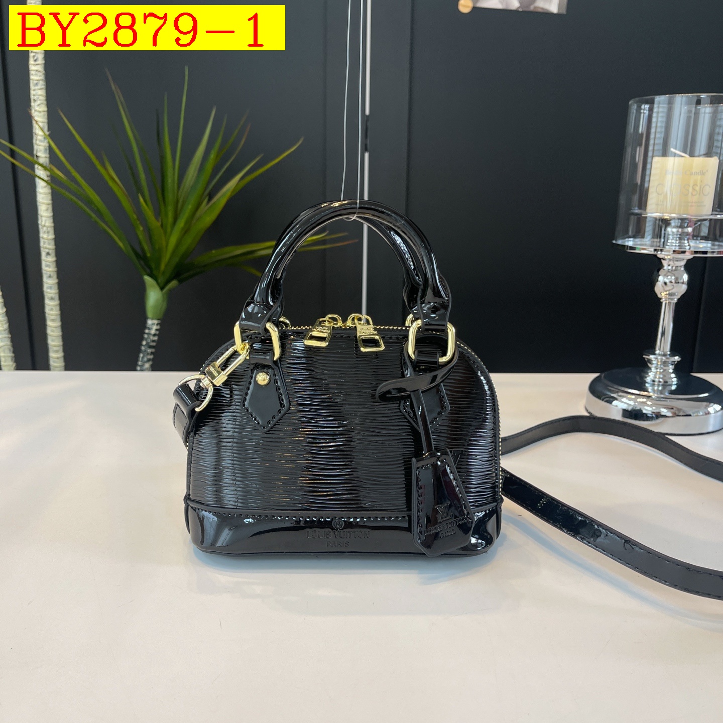 27$ LV 5702 Shoulder bag size 18X12X9 cm 0898 BY2879 gallery