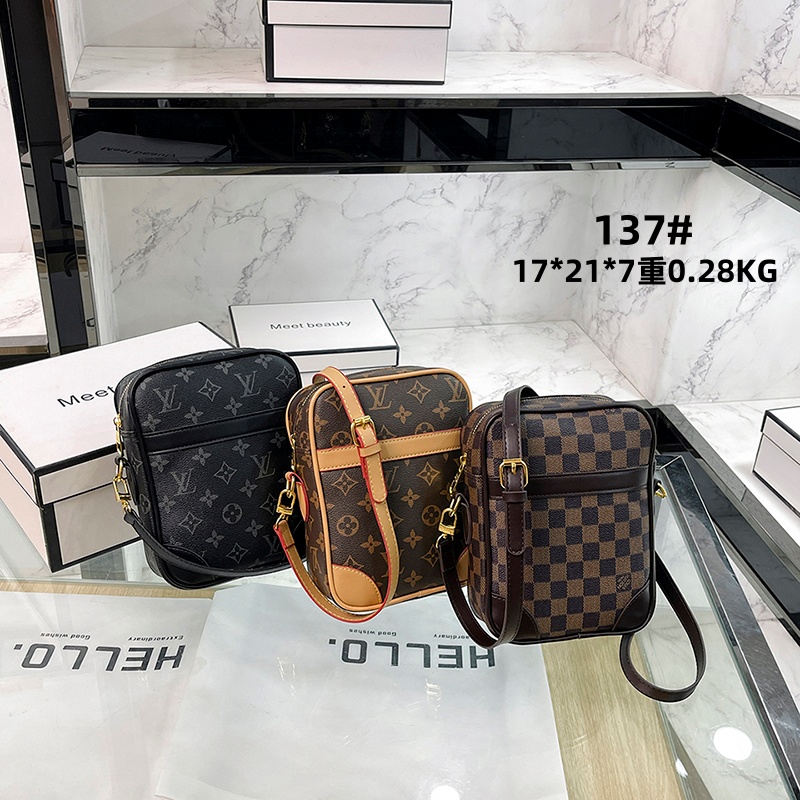 27$ dh LV 137 Shoulder bag size 17X21X7 cm 40185012971 BY2421 gallery