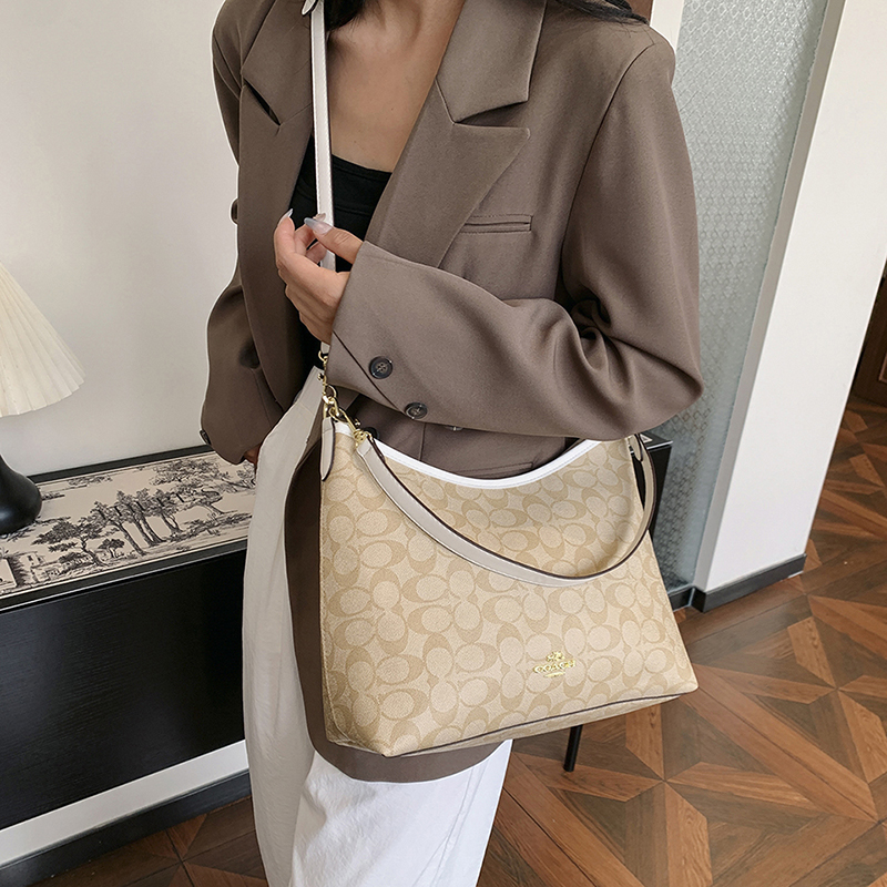 27$ new_dh COACH 958 SIZE 32X25X12 CM 50491012769 ZY4B277 gallery