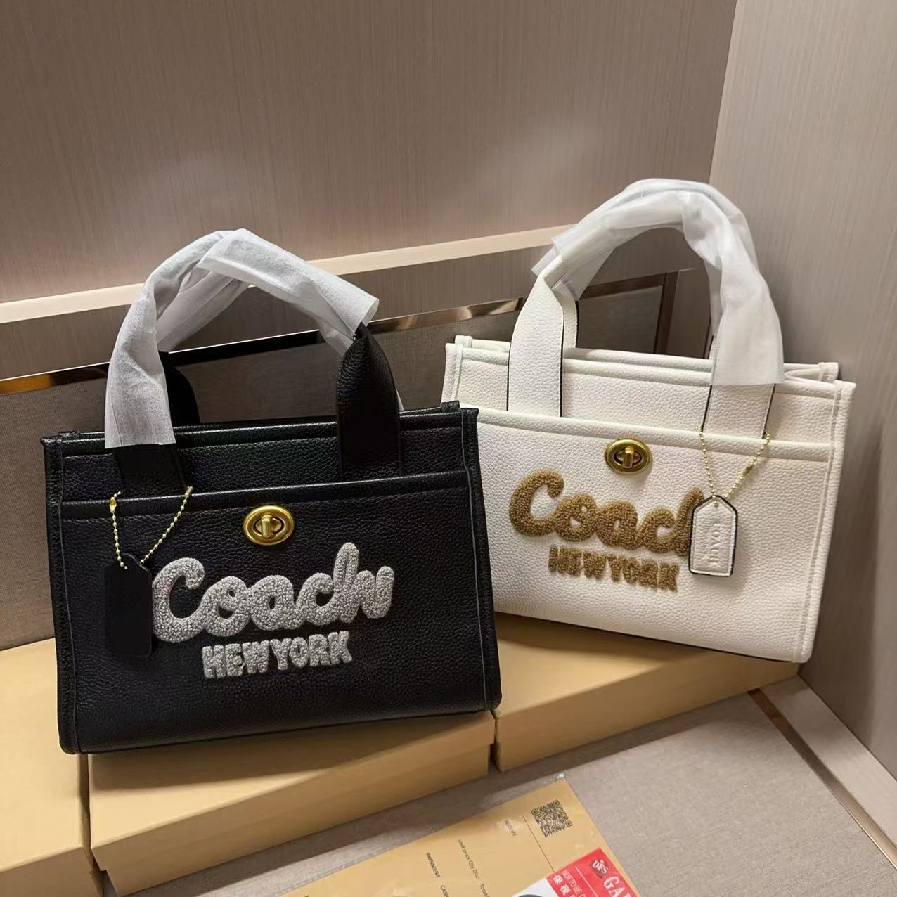 28$ COACH C3817 Shoulder bag size 25x17x9 cm 5980 BY2959 gallery