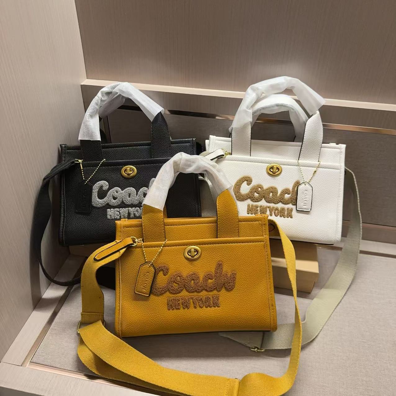 28$ COACH C3817 Shoulder bag size 25x17x9 cm 5980 BY2959 gallery