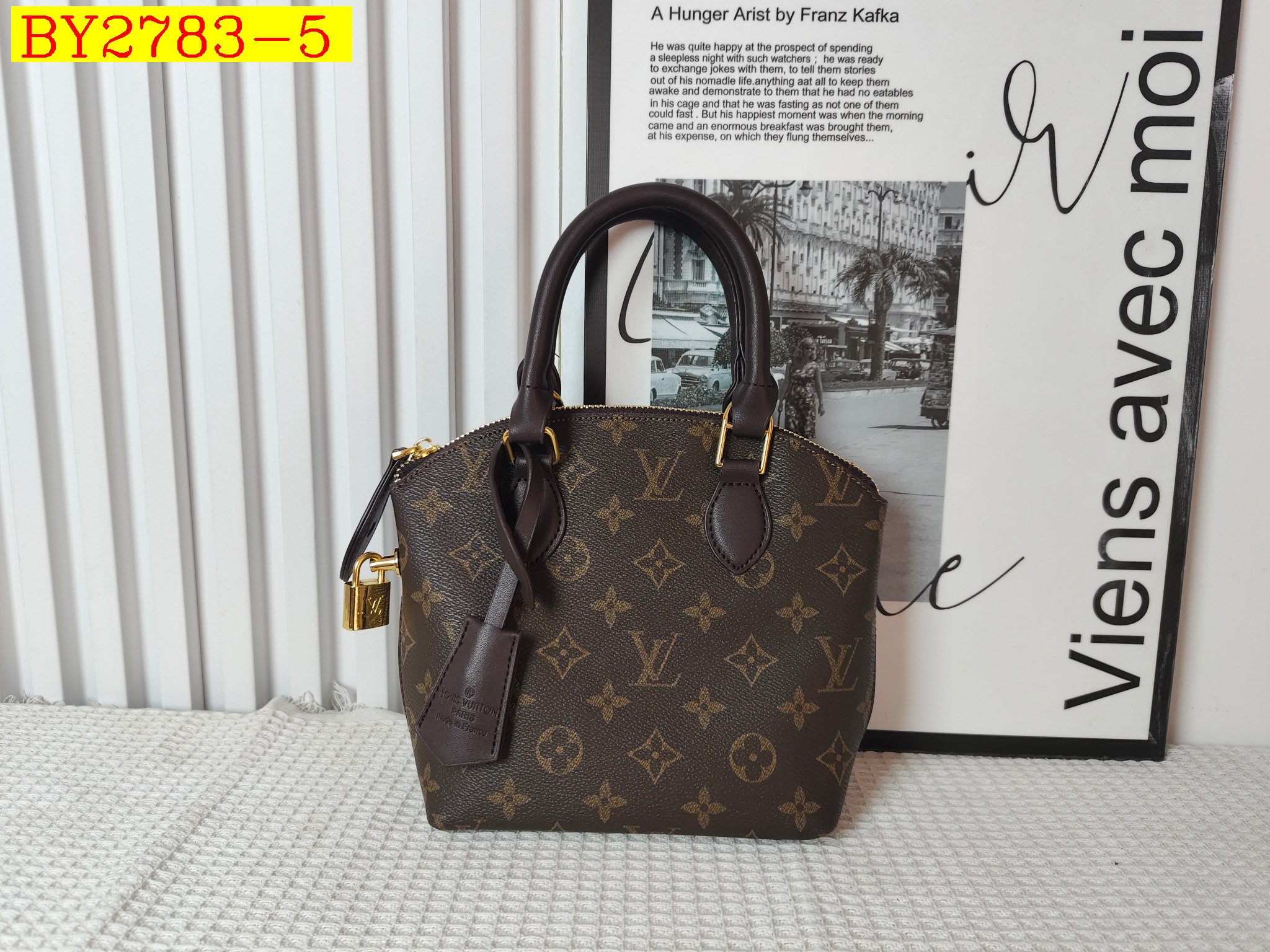 28$ LV 2509 Shoulder bag size 22x18x8 cm 7996 BY2783 gallery