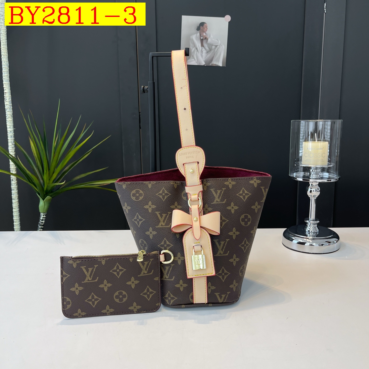 28$ LV 80611 Tote bag size 24x18x12 cm 818072 BY2811 gallery