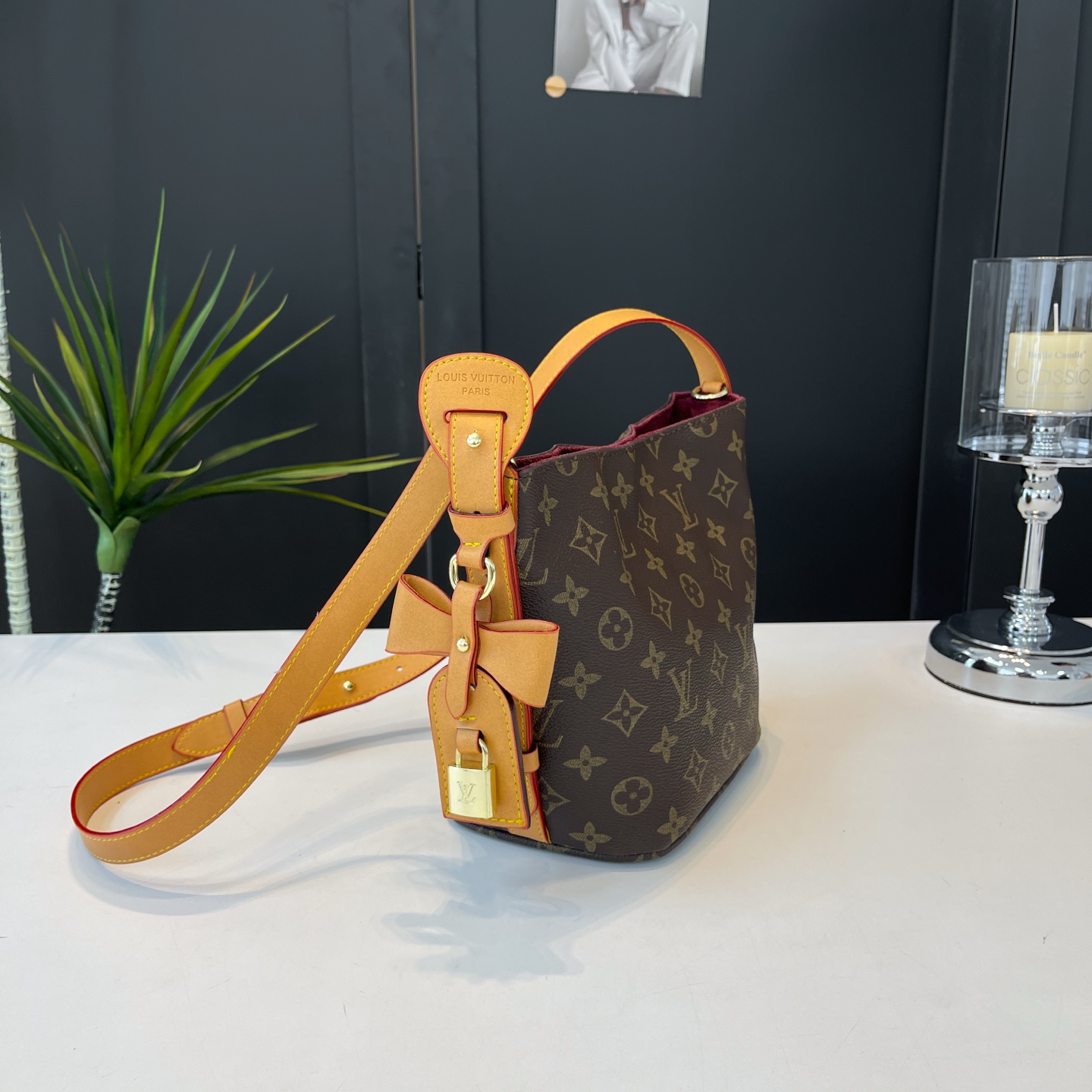 28$ LV 80611 Tote bag size 24x18x12 cm 818072 BY2811 gallery