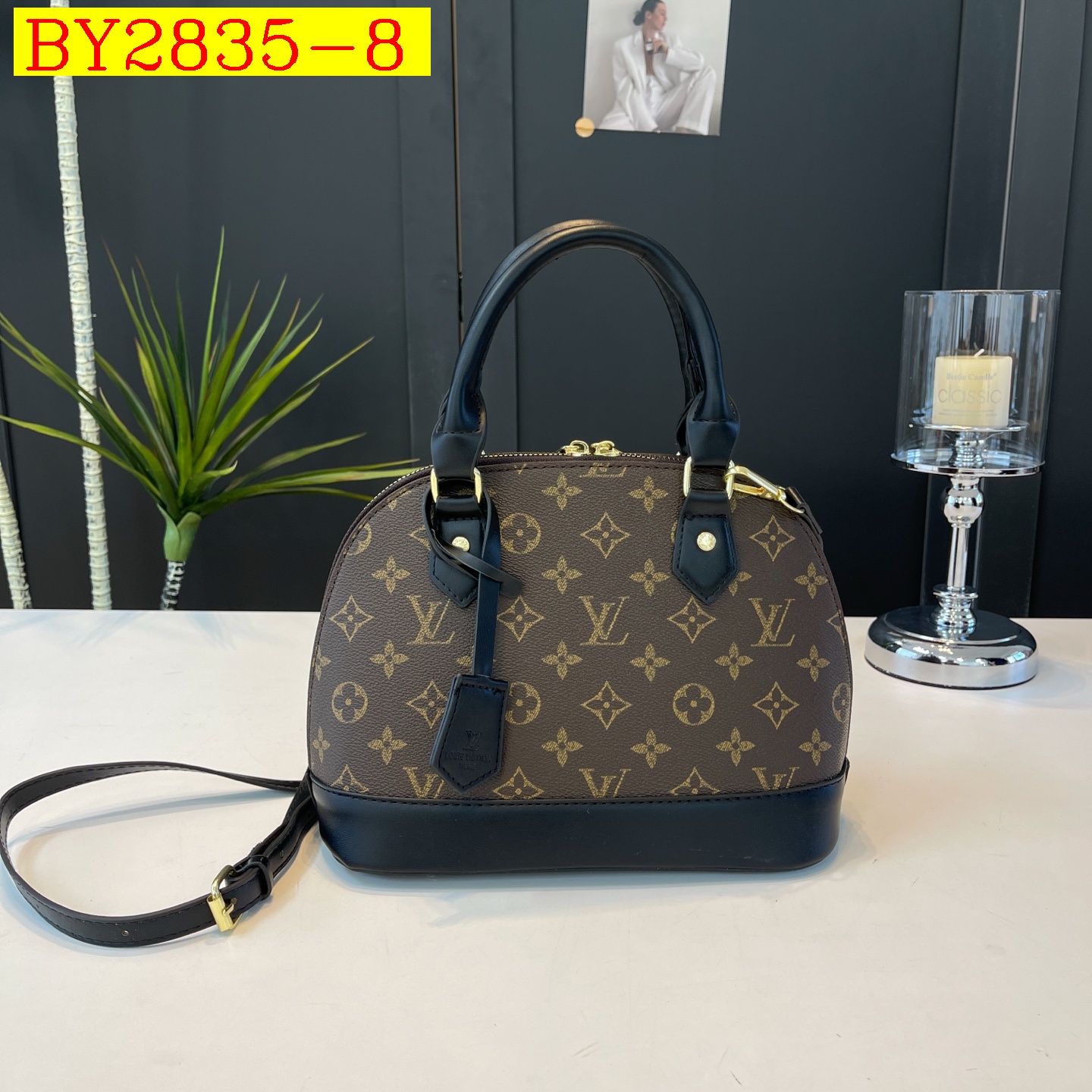 28$ LV 9012 Shoulder bag size 28X20X13 cm 5954 BY2835 gallery