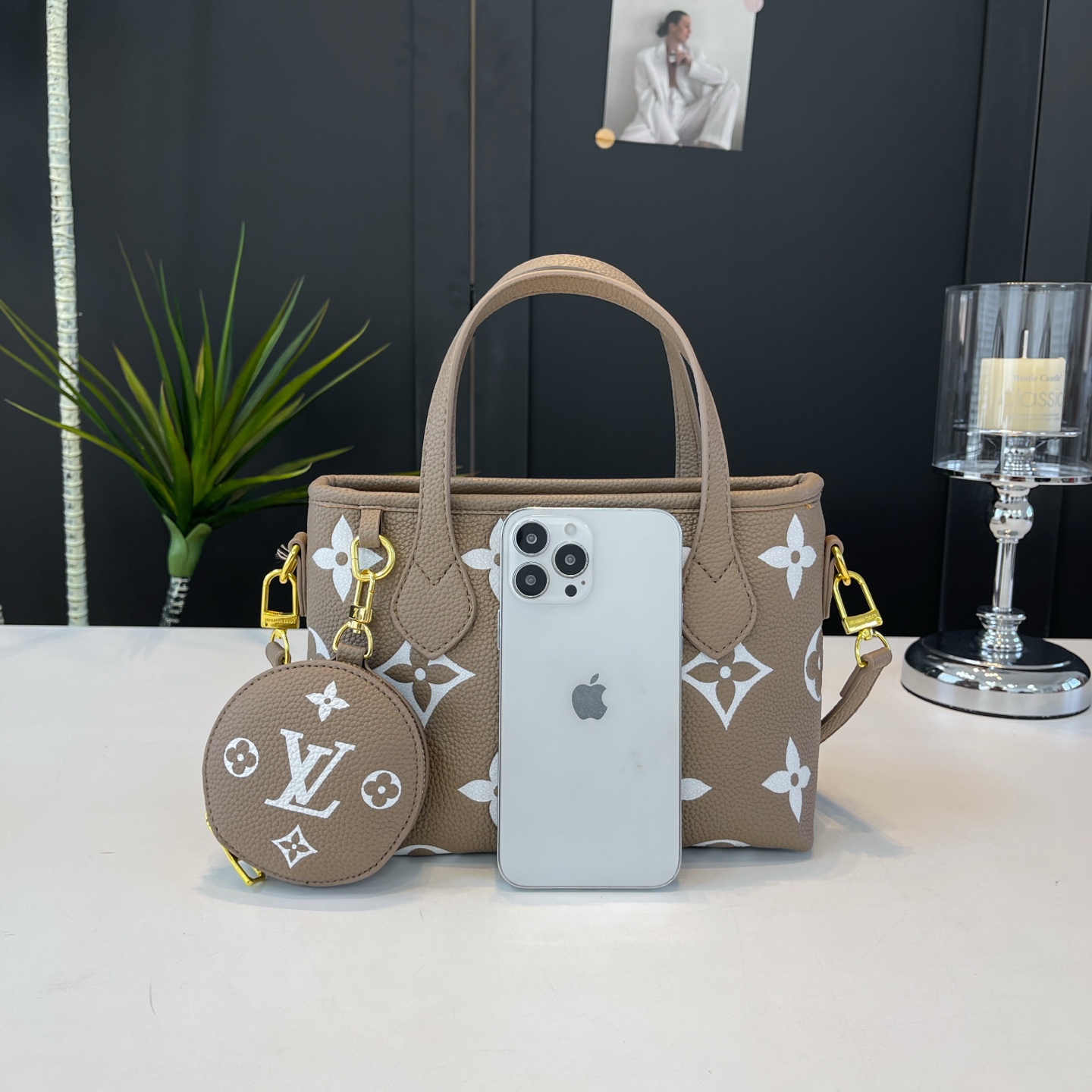 28$ LV F19 Tote bag size 25x17x11 cm 9938 BY2921 gallery