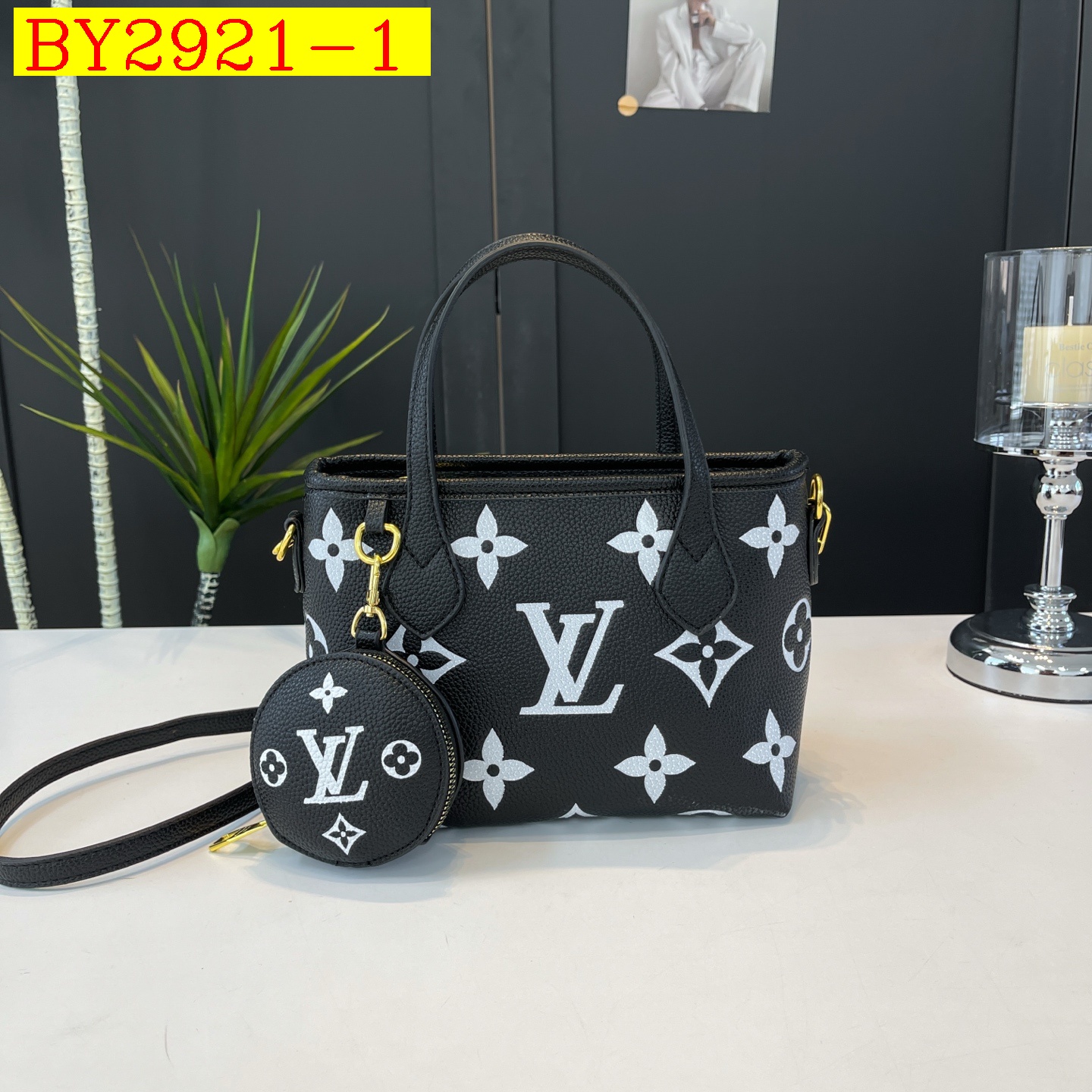 28$ LV F19 Tote bag size 25x17x11 cm 9938 BY2921 gallery