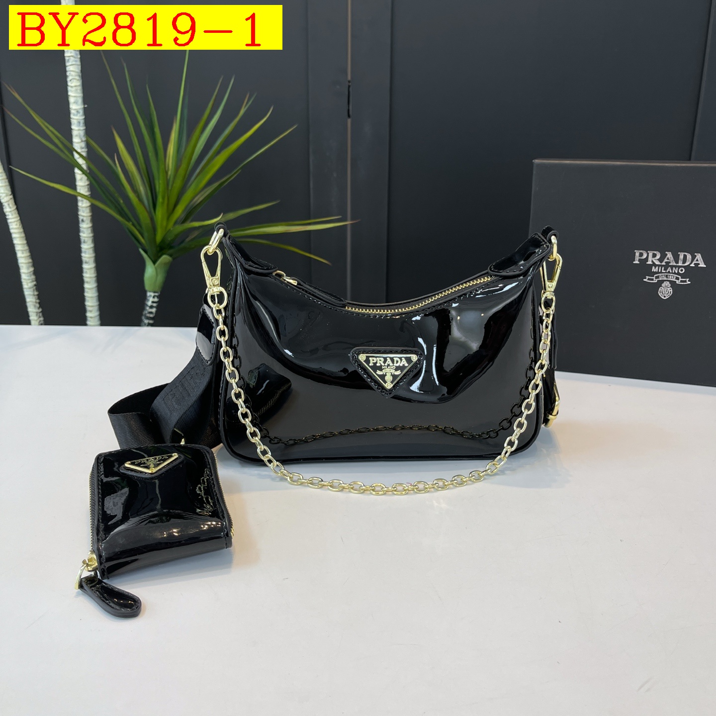 28$ PRADA 9556 Shoulder bag size 23X15X6 cm 417016 BY2819 gallery