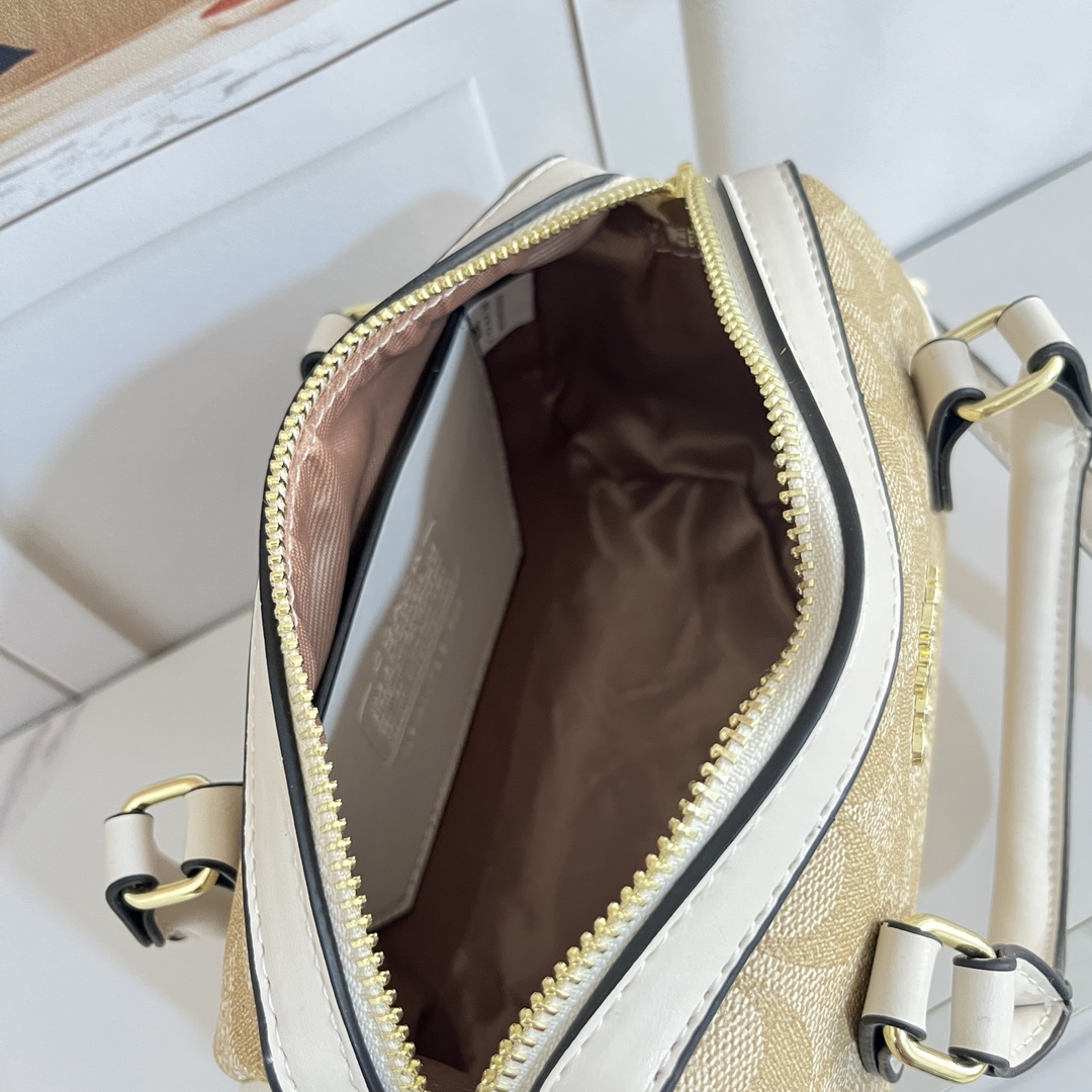 28$ dh COACH 2507-1 Shoulder bag size 19X12X11 cm 30594612987 BY2601 gallery