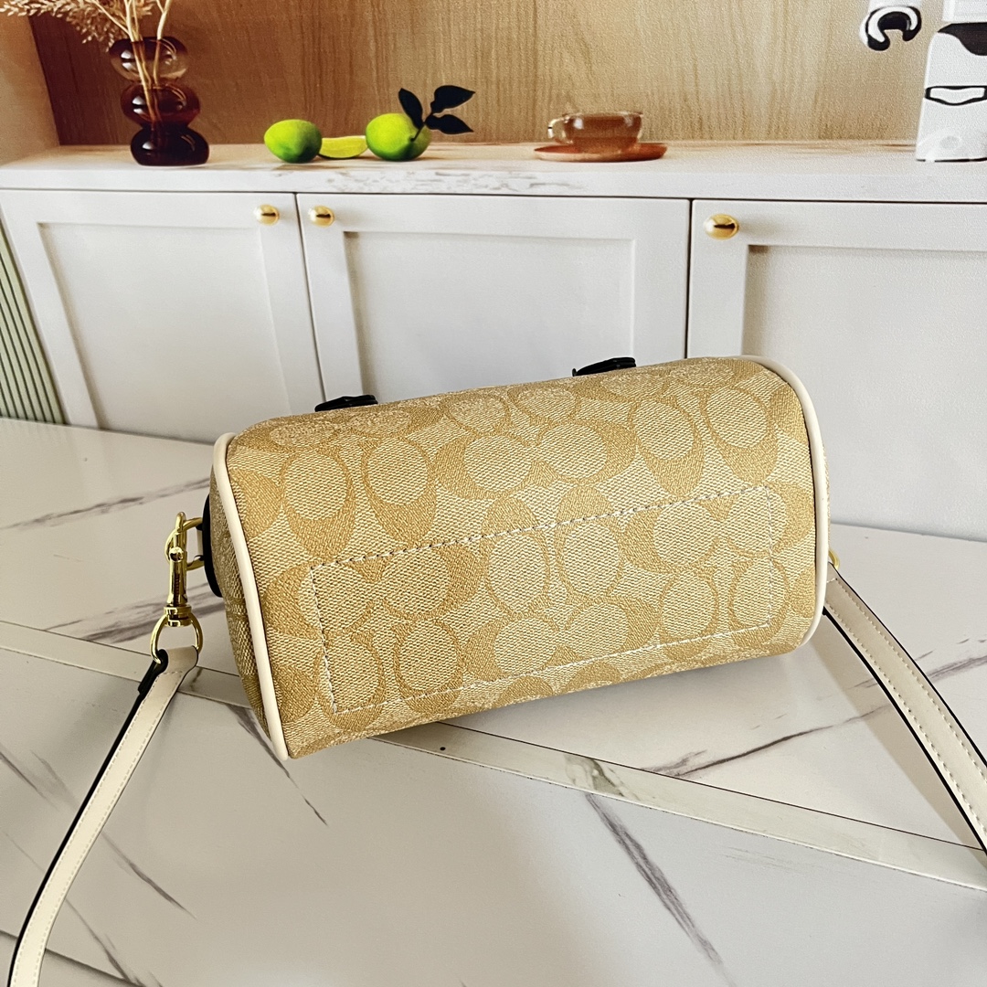 28$ dh COACH 2507-1 Shoulder bag size 19X12X11 cm 30594612987 BY2601 gallery