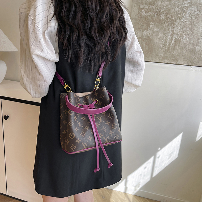 28$ dh LV 118 Shoulder bag size 21X20X13 cm 60583212983 BY2345 gallery
