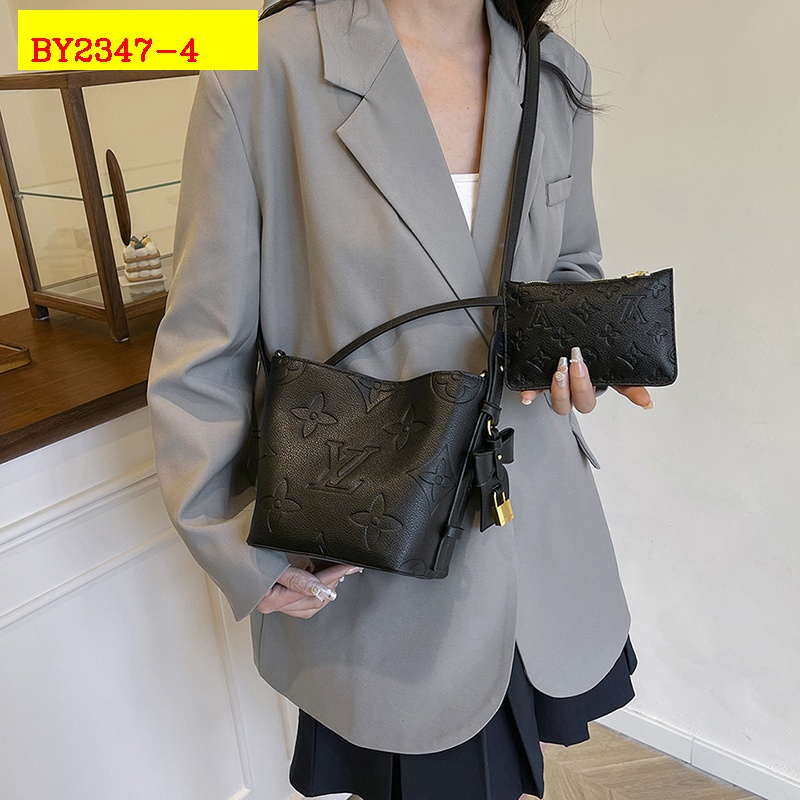 28$ dh LV 119 Shoulder bag size 16X18X12 cm 70495012988 BY2347 gallery