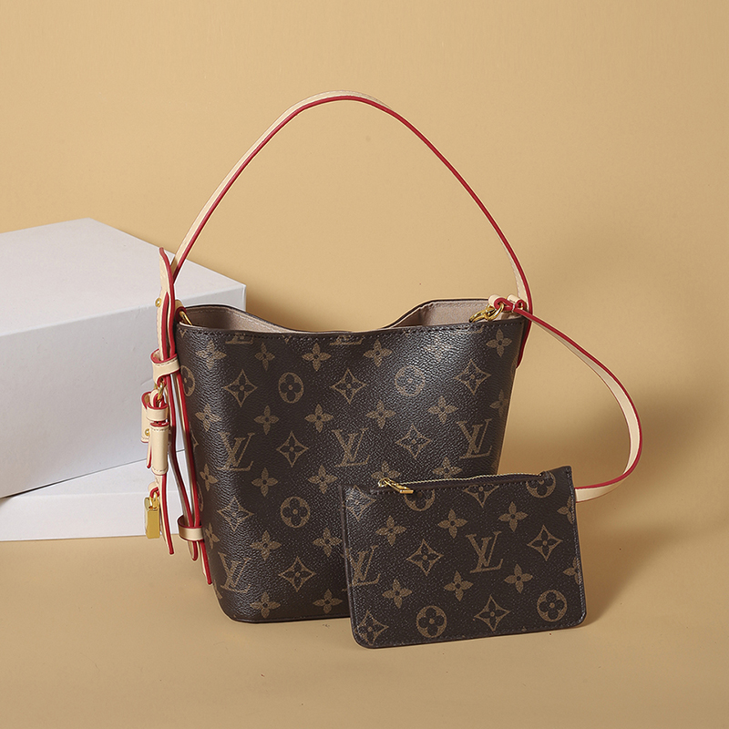 28$ dh LV 119 Shoulder bag size 16X18X12 cm 70495012988 BY2347 gallery