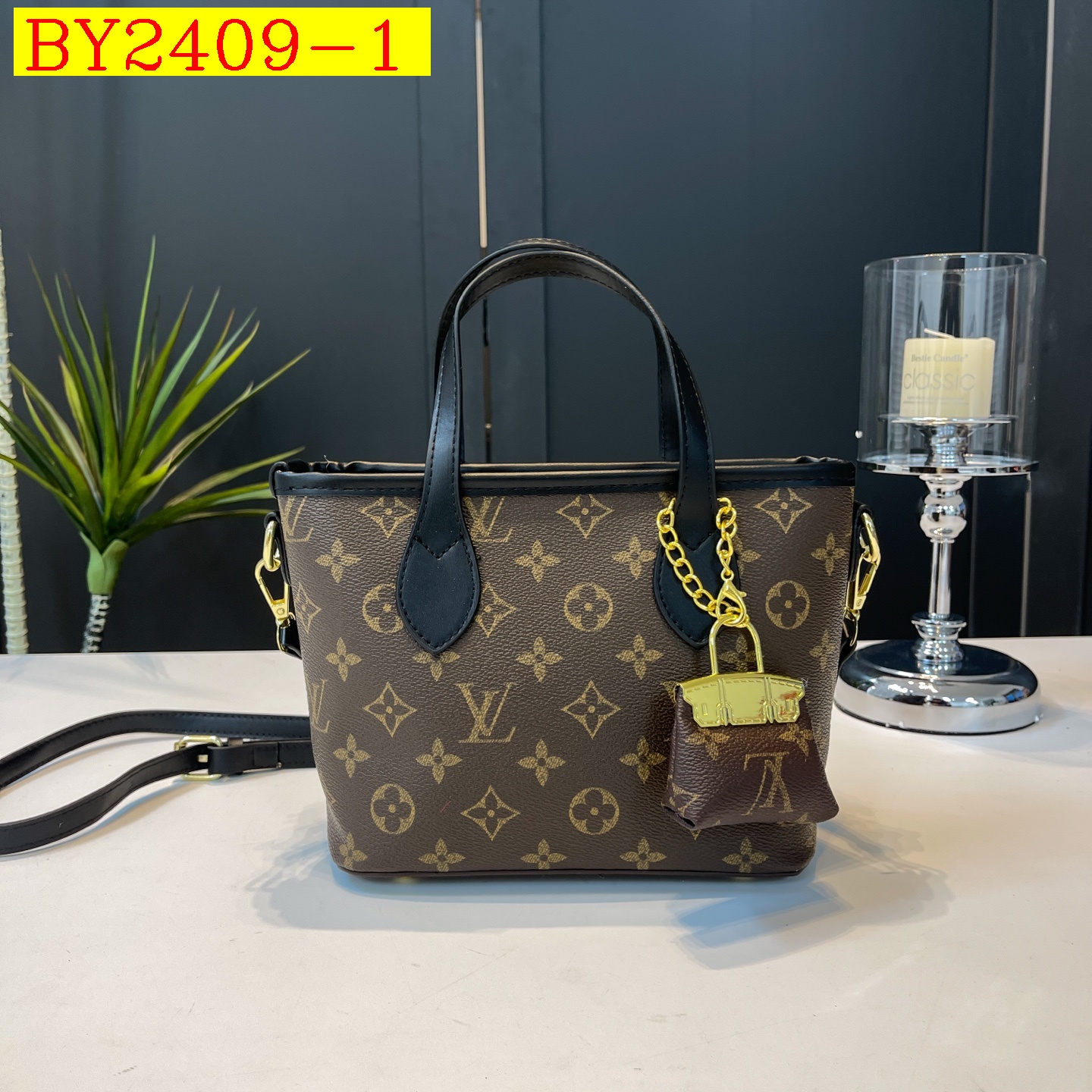 28$ dh LV 9033 Tote bag size 24X16X9 cm 90586812987 BY2409 gallery