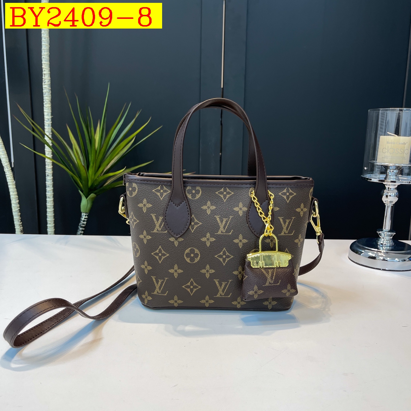 28$ dh LV 9033 Tote bag size 24X16X9 cm 90586812987 BY2409 gallery