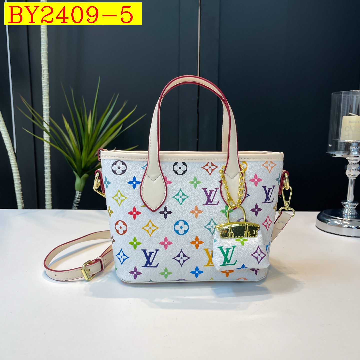 28$ dh LV 9033 Tote bag size 24X16X9 cm 90586812987 BY2409 gallery