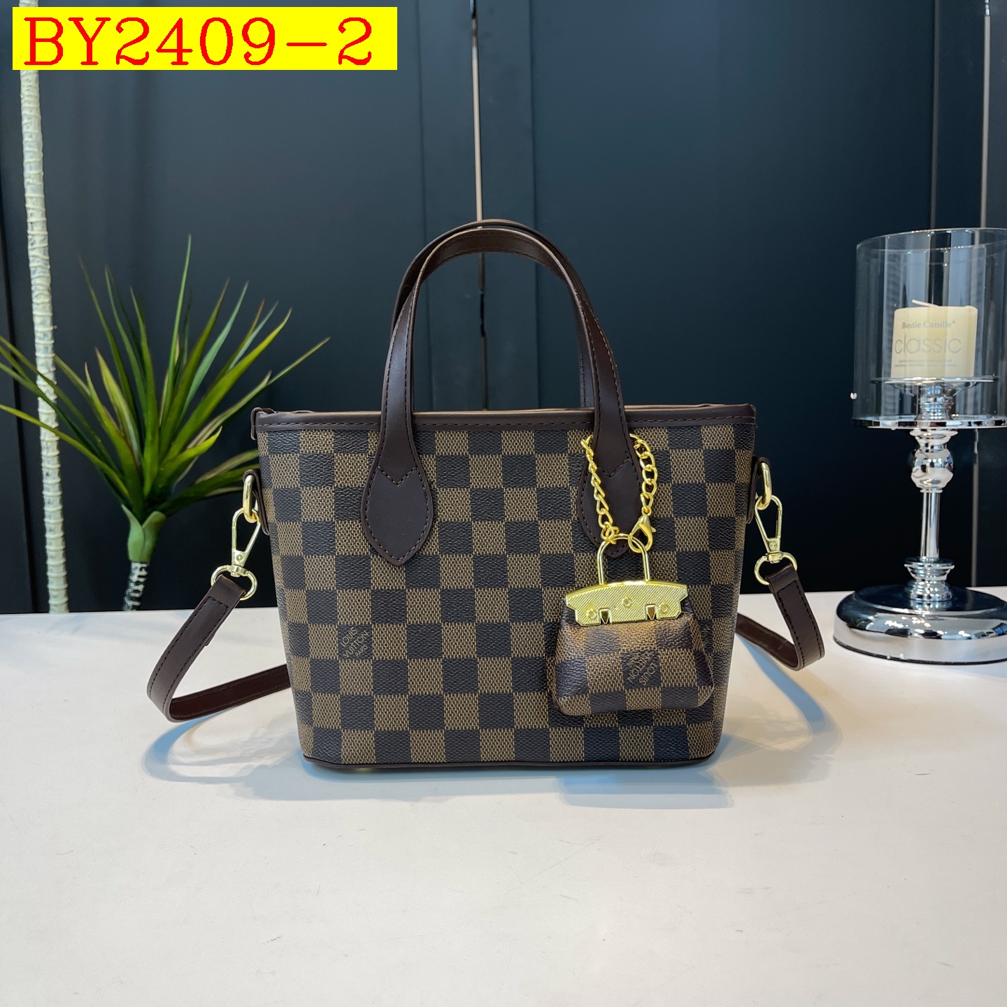 28$ dh LV 9033 Tote bag size 24X16X9 cm 90586812987 BY2409 gallery