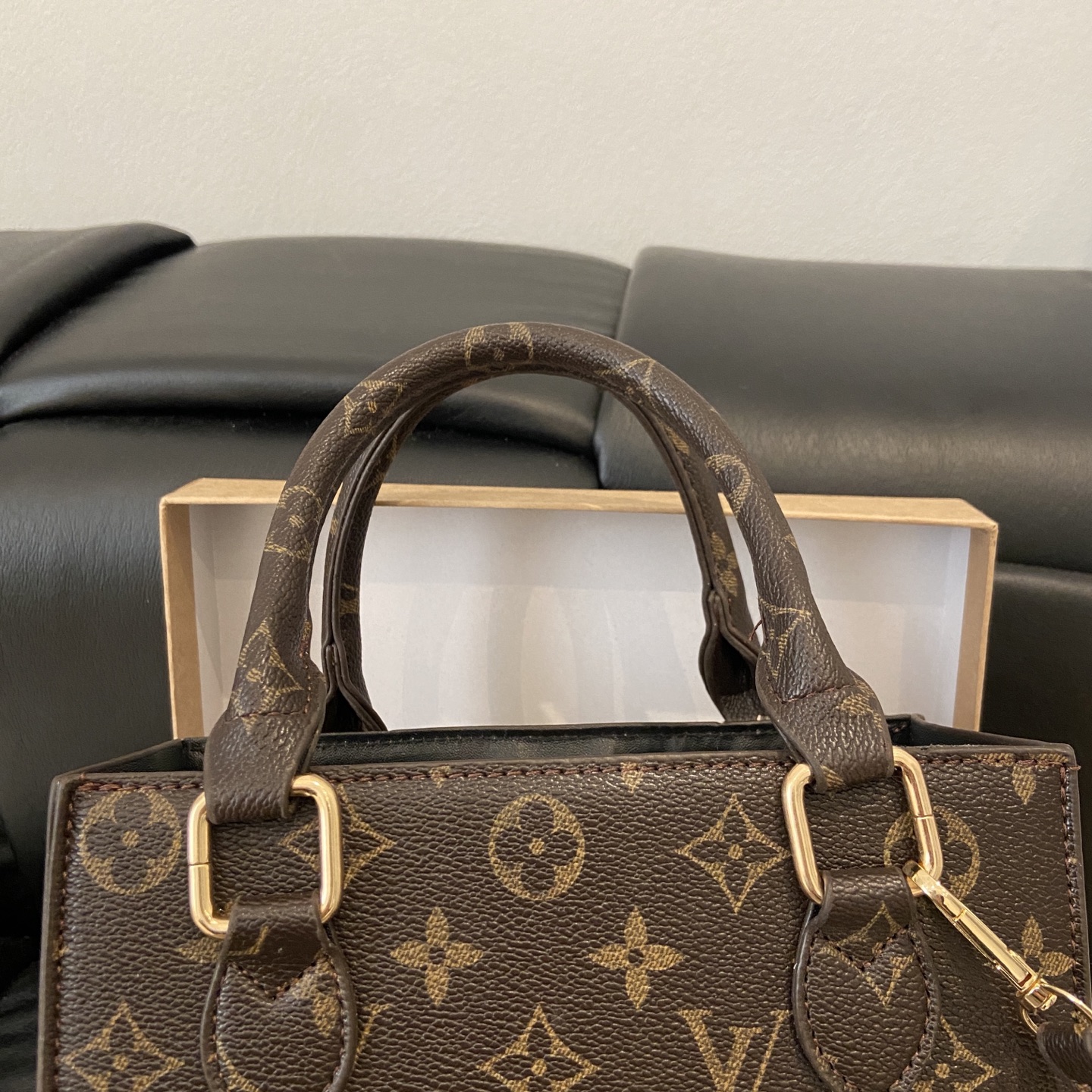 28$ dh LV Tote bag size 20X7X18 cm 50286012987 BY2387 gallery