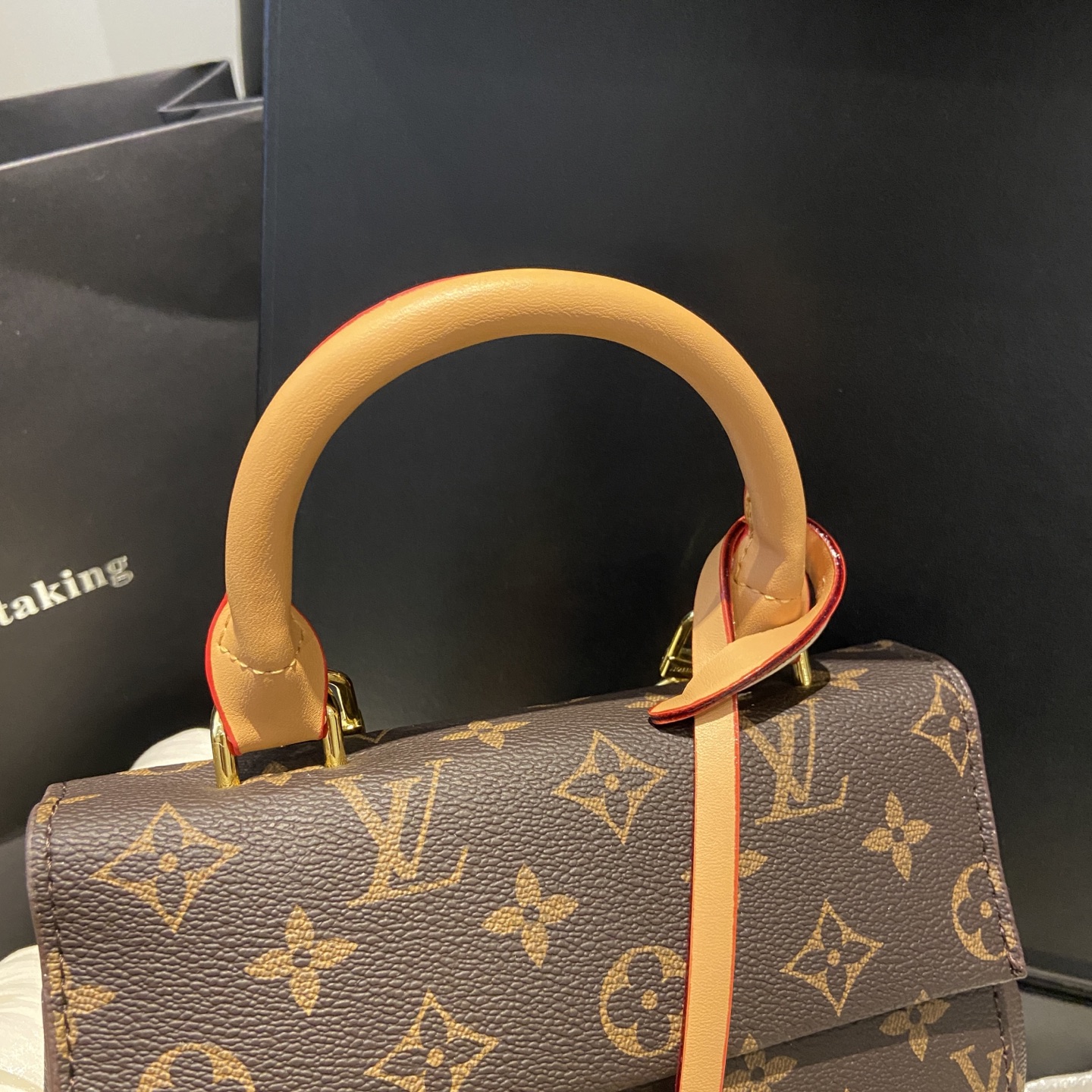 28$ dh Lv Shoulder bag size 20X8X15 cm 70486212988 BY2535 gallery